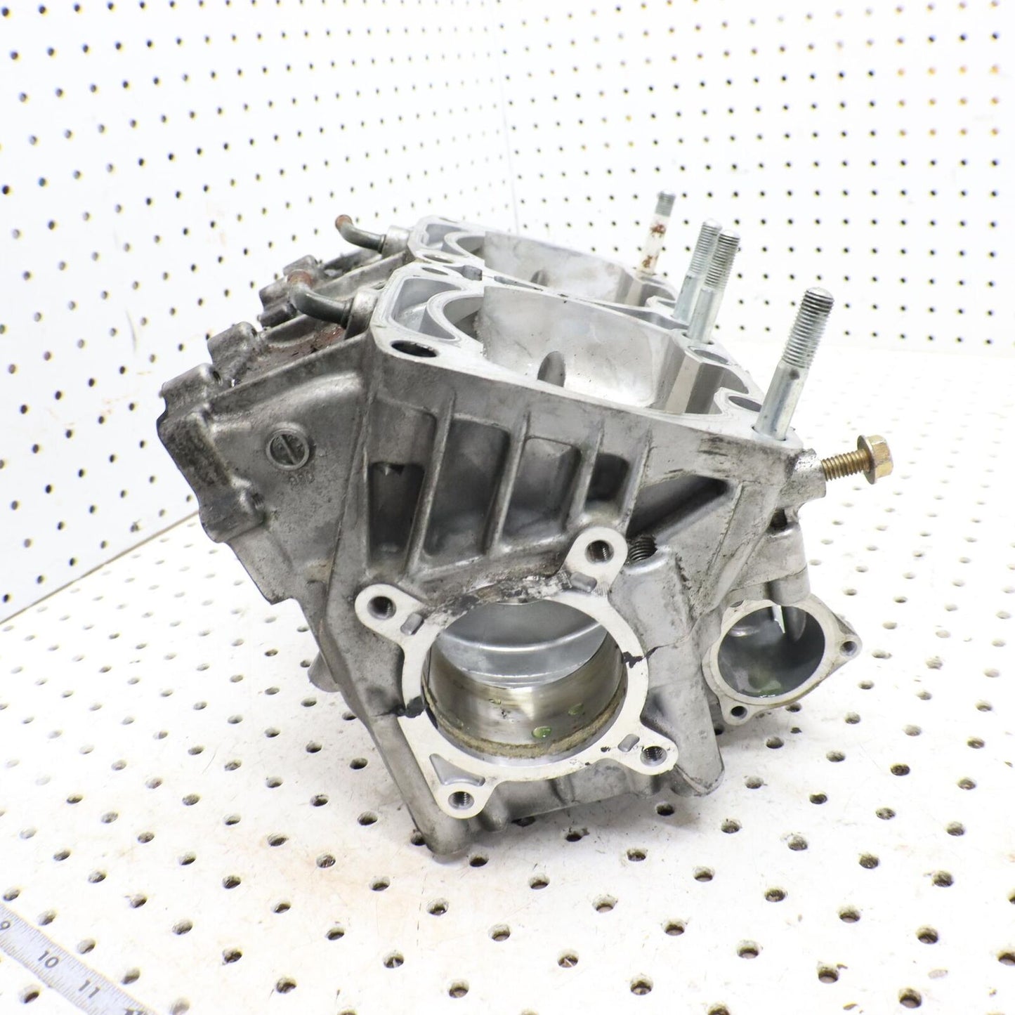 2005 ARCTIC CAT SABERCAT 600 ENGINE MOTOR CASE CASES 3007-618 3007-696