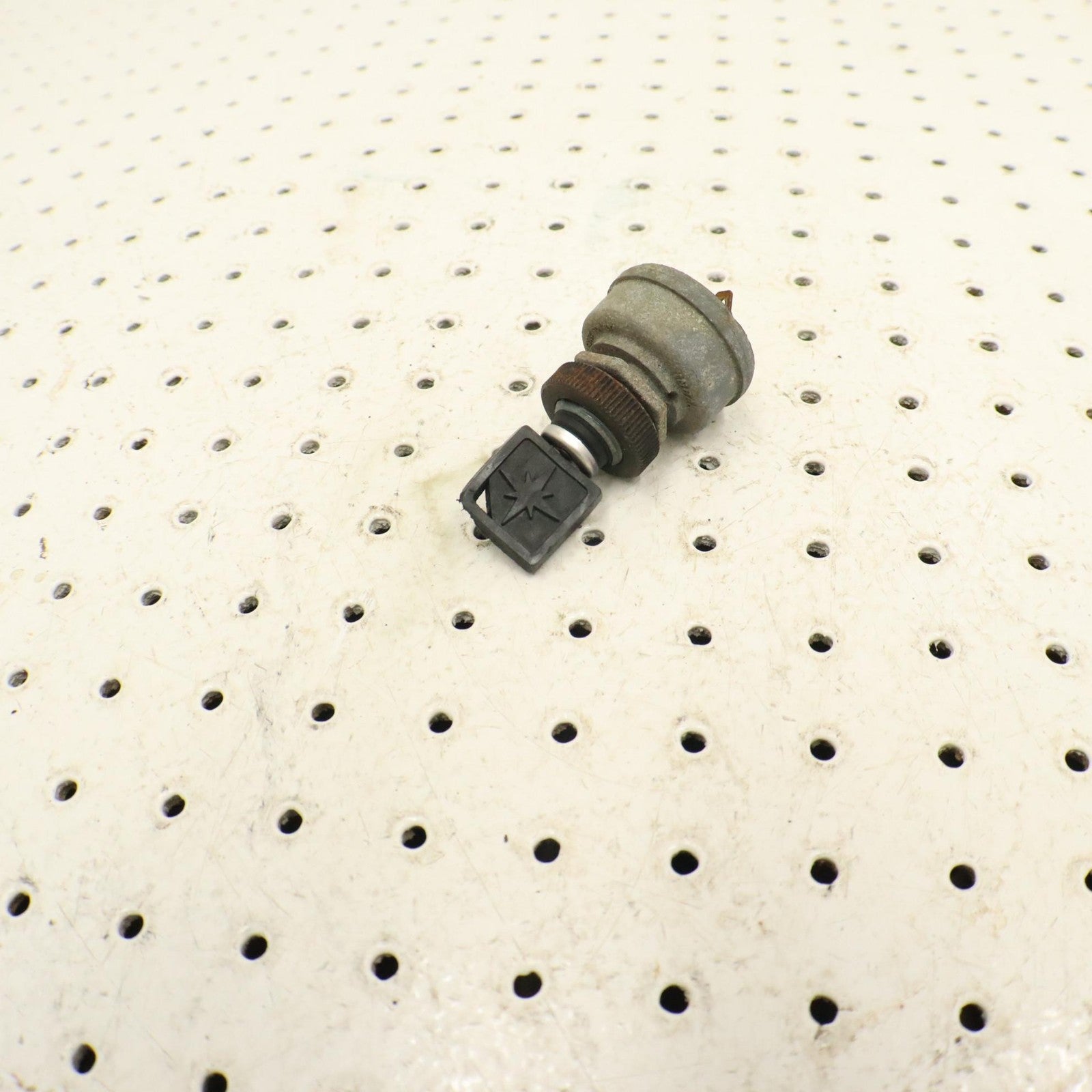 1995 Polaris Xcr 600 Ignition Key Switch 2200357;  2410009 