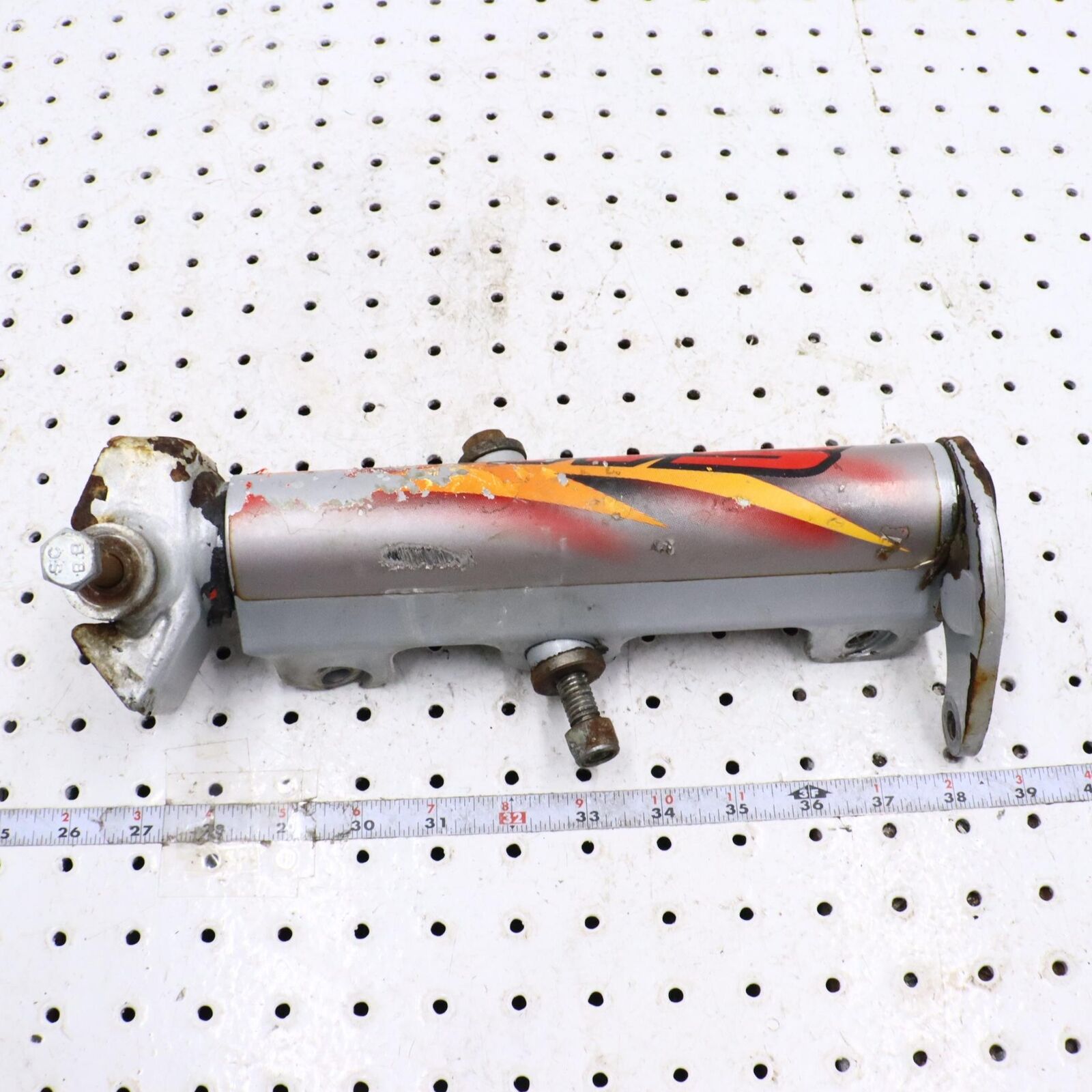 2002 ARCTIC CAT ZR 600 LEFT FRONT STEERING ARM SPINDLE KNUCKLE 0703-661