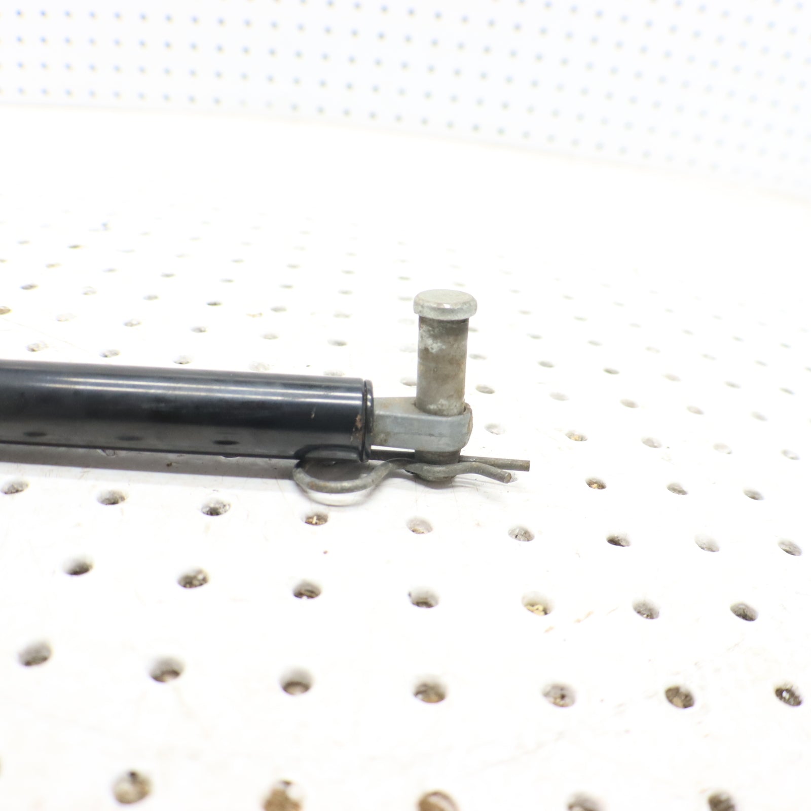 2013 Polaris Ranger Xp 900 Box Gas Strut Dump Strut 7044143; 7045663; 7043967