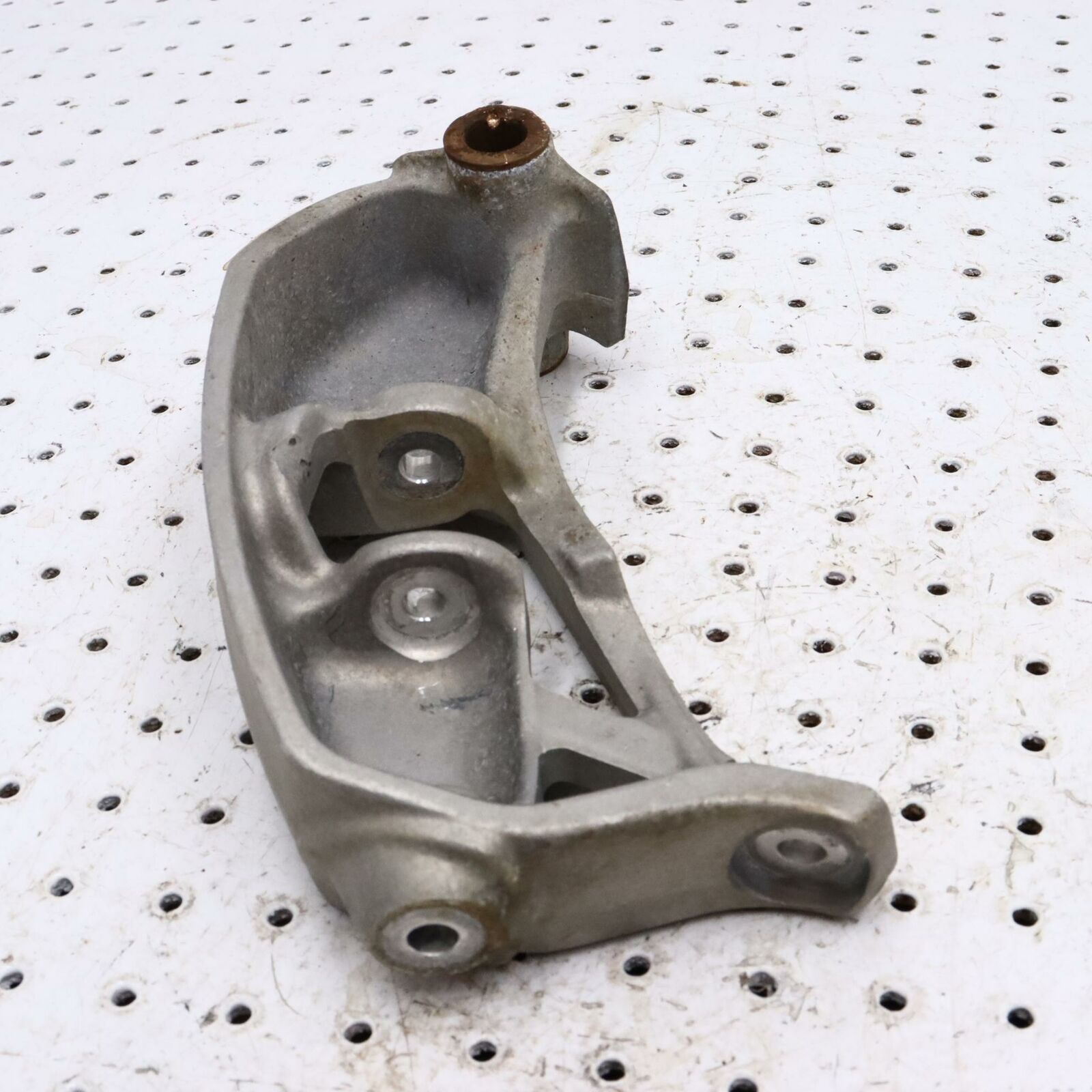 2007 POLARIS IQ 600 LEFT FRONT STEERING ARM SPINDLE KNUCKLE 1822795