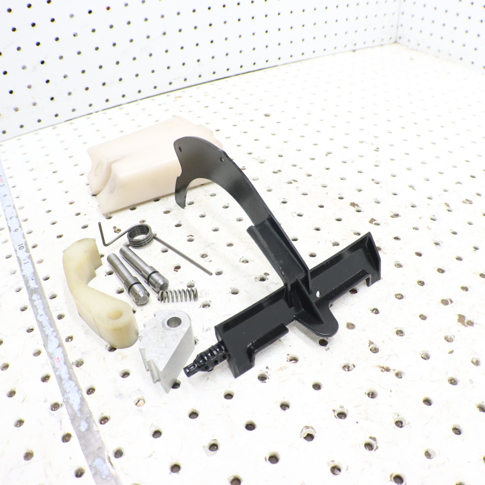 2004 Polaris Sportsman 500 Transmission OIL DEFLECTOR , CHAIN TENSIONER 