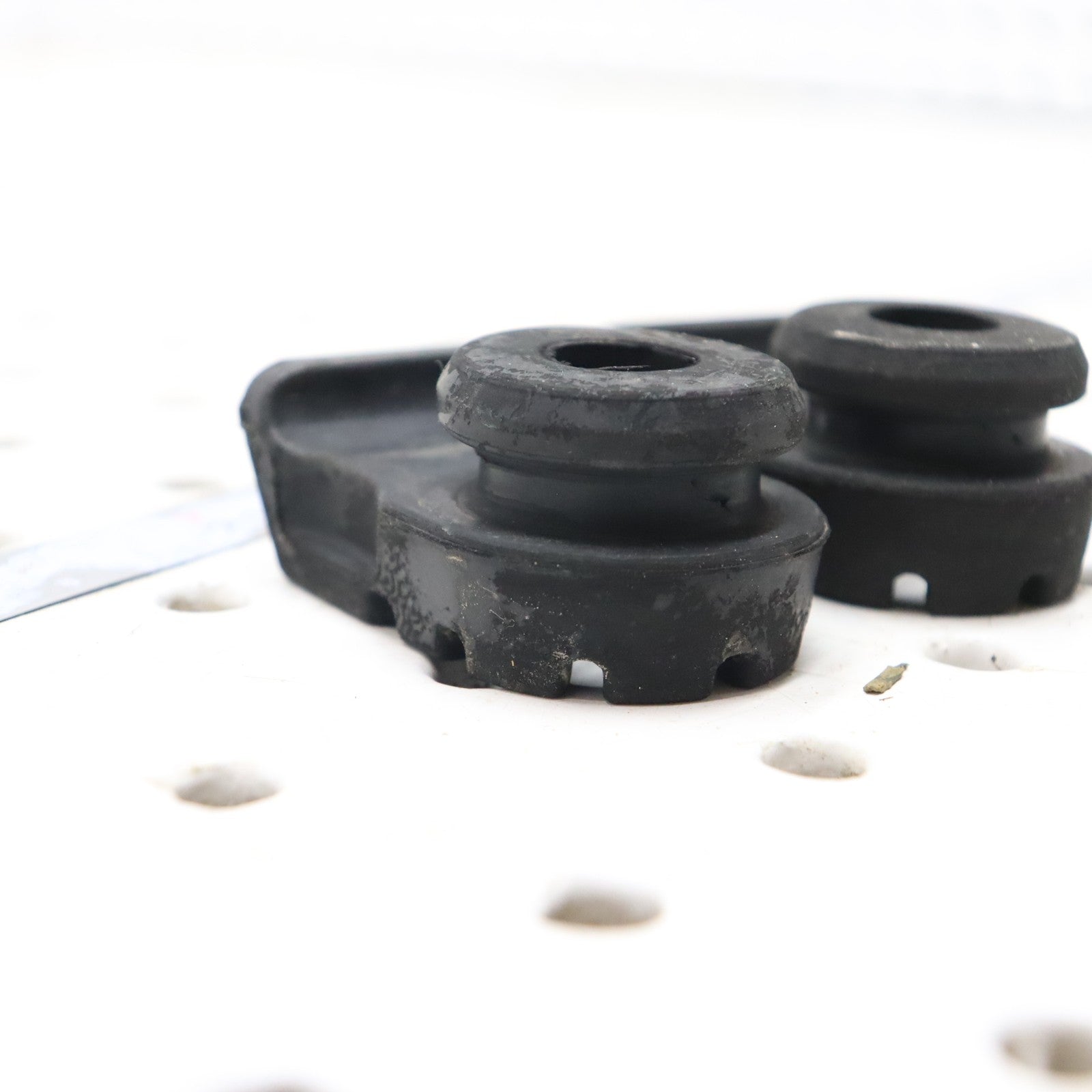 2016 Polaris Sportsman 570 SEAT LATCH GROMMET 5415539