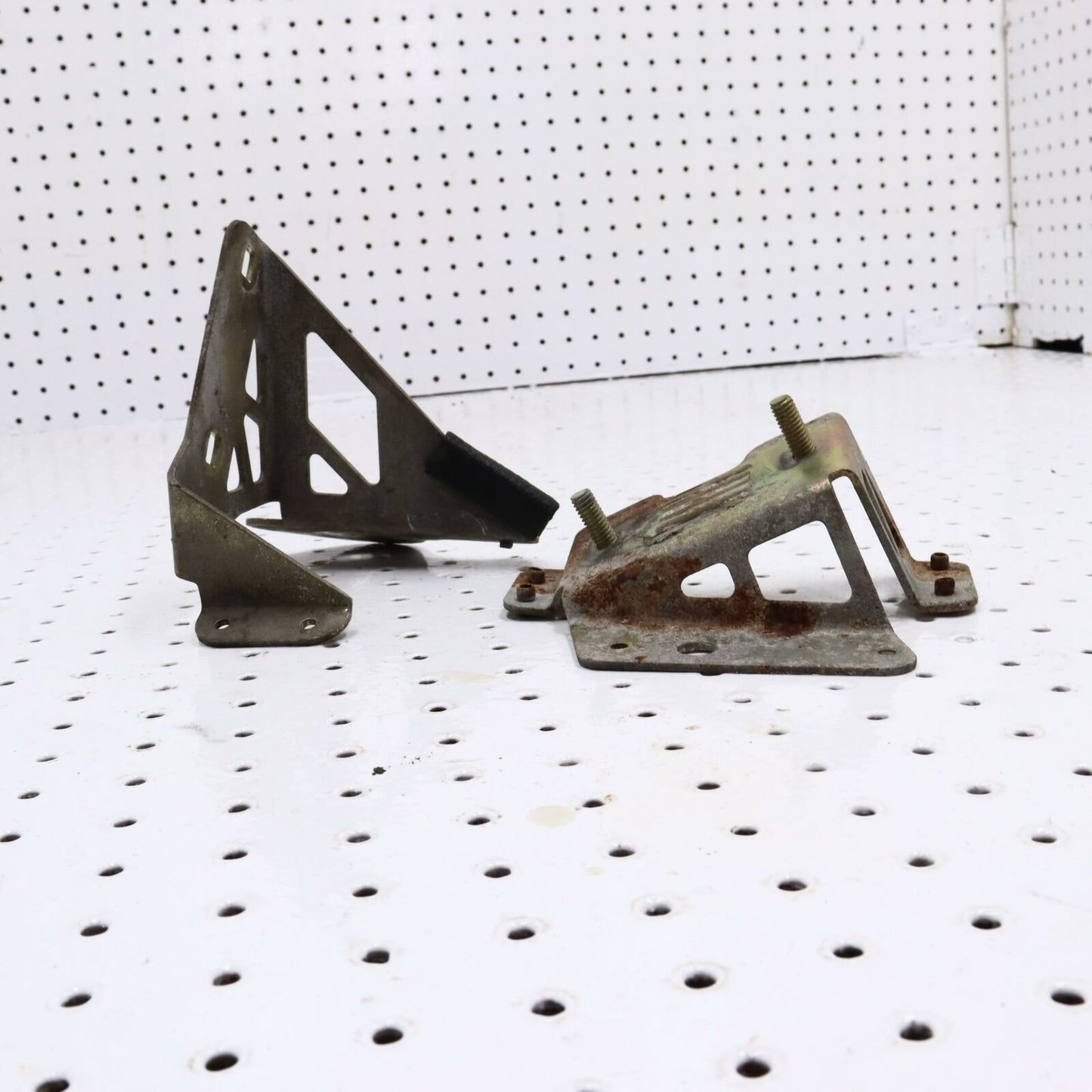 2007 POLARIS IQ 600 STEERING POST BRACKETS 1822856 5250476