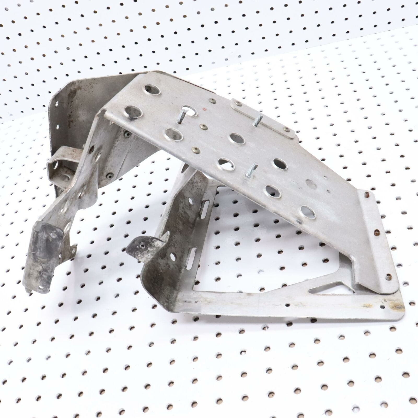2007 POLARIS IQ 600 RIGHT FRONT FOOT HOLDER REST STAY FOOTREST WELL 1015670