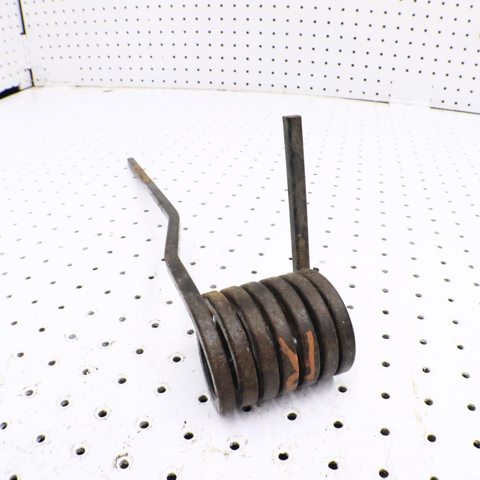 2006 POLARIS FUSION 700 REAR SUSPENSION TORSION SPRING RH 7043071-067