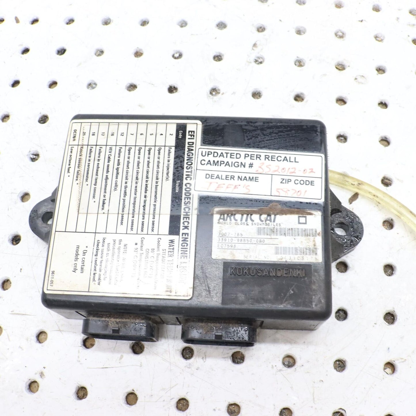 2011 ARCTIC CAT M8 CDI ECU ECM COMPUTER 0730-177;  3007-765 FROM RUNNING SLED