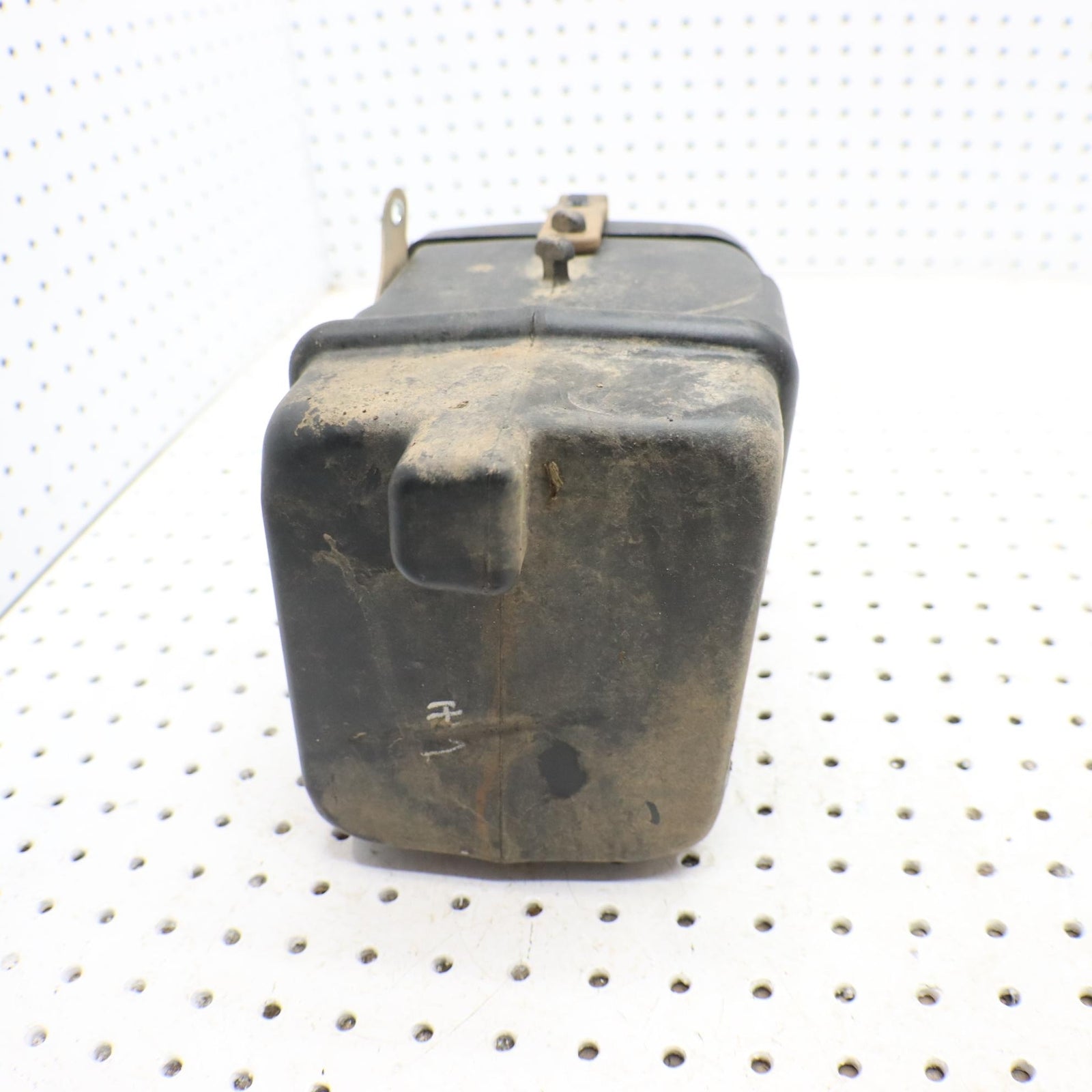 2016 SUZUKI KING QUAD 500 STORAGE BOX REAR 93100-31GA0; 93100-31GA2