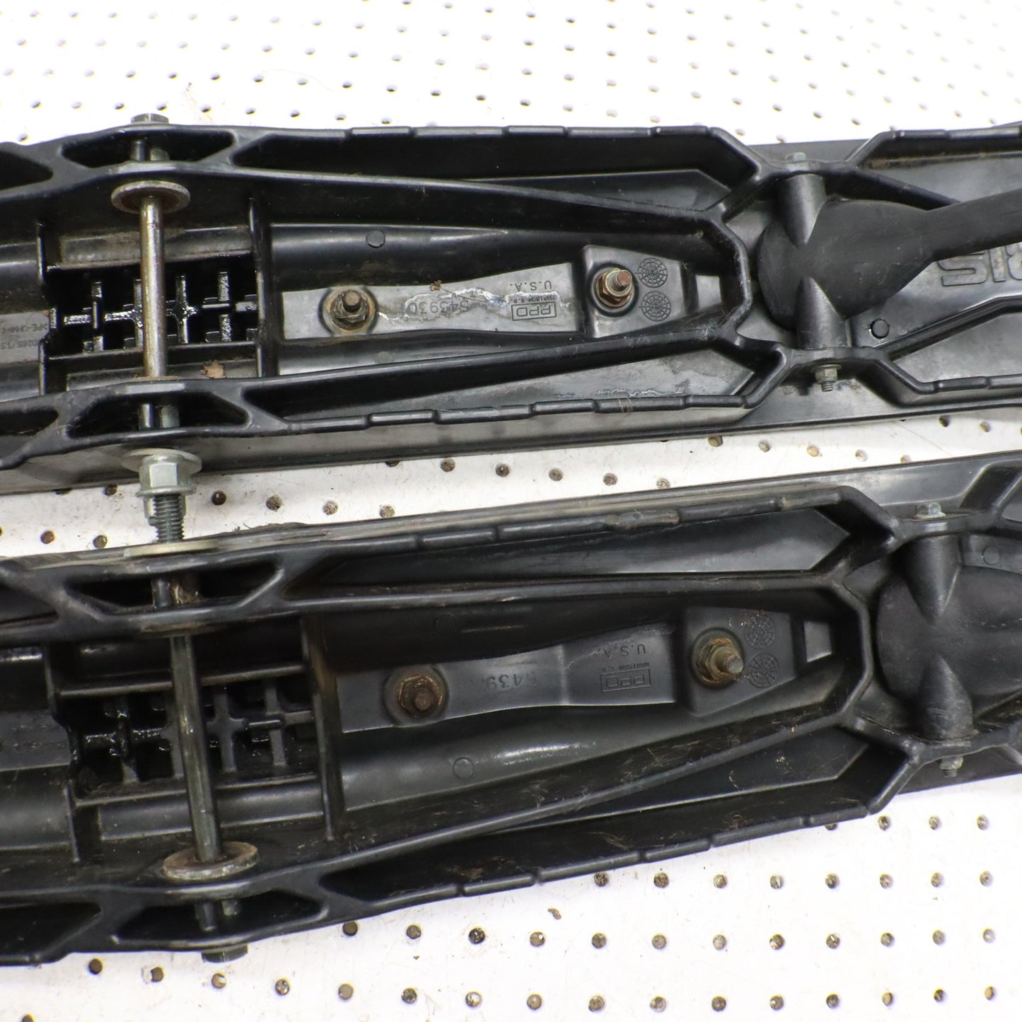 2016 Polaris Rush 800 Skis 1823916-070; 1825027-070 