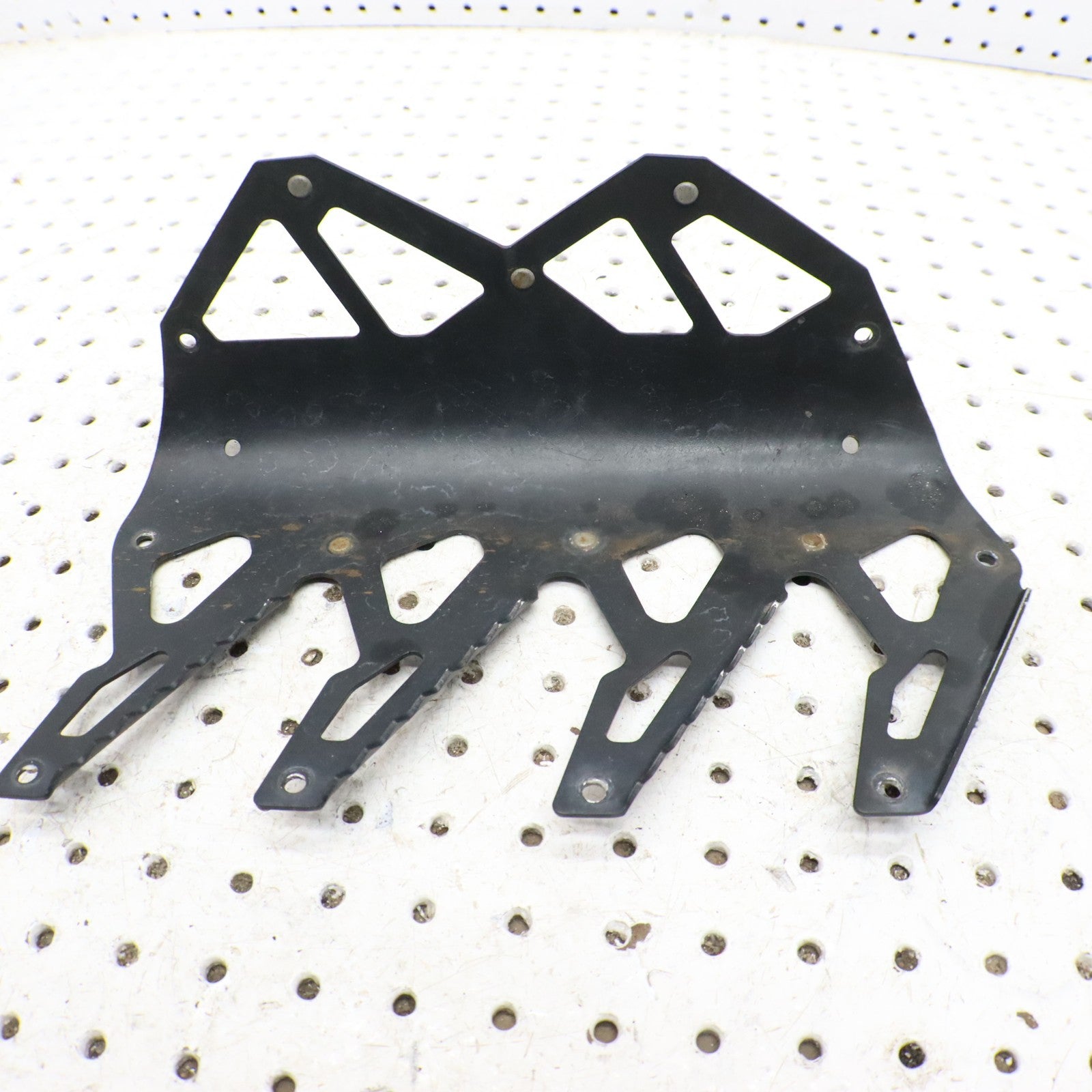 2016 Polaris Rush 800 Tunnel RUNNING BOARD SUPPORT GRIPPER RH 