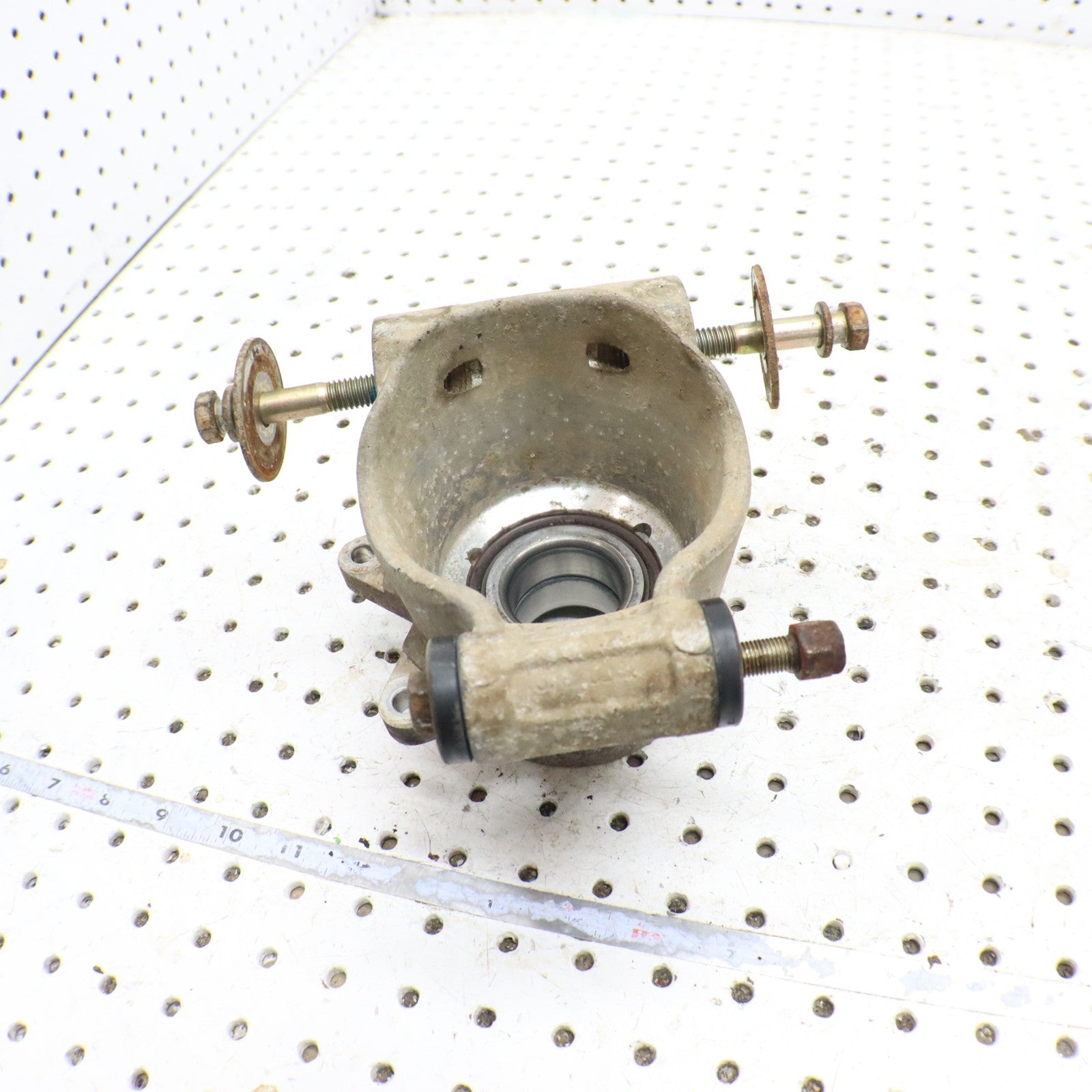 2003 Polaris Sportsman 600 RIGHT Bearing Carrier Knuckle Rear 5133663 5134206