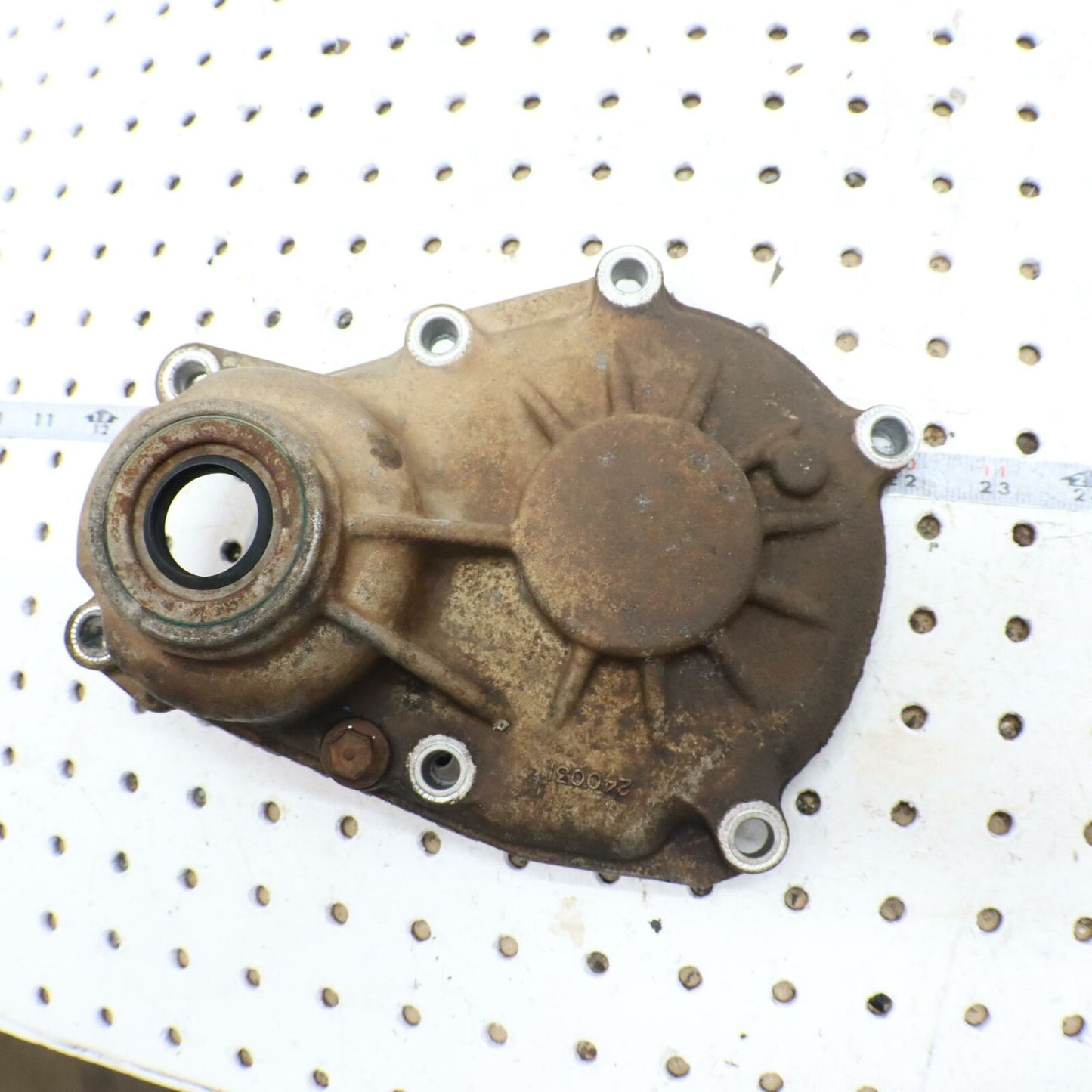 2000 POLARIS MAGNUM 325 TRANSMISSION GEARCASE FRONT OUTPUT COVER 3233781