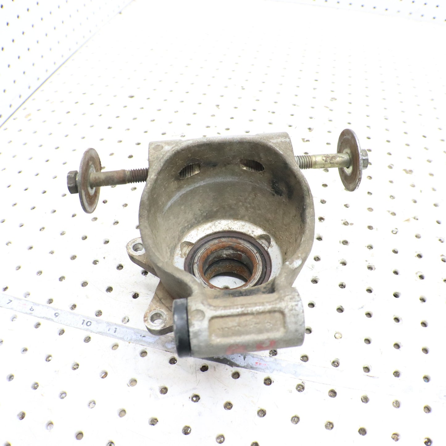 2004 Polaris Sportsman 500 Bearing Carrier Knuckle Rear RIGHT 5133664 5134206
