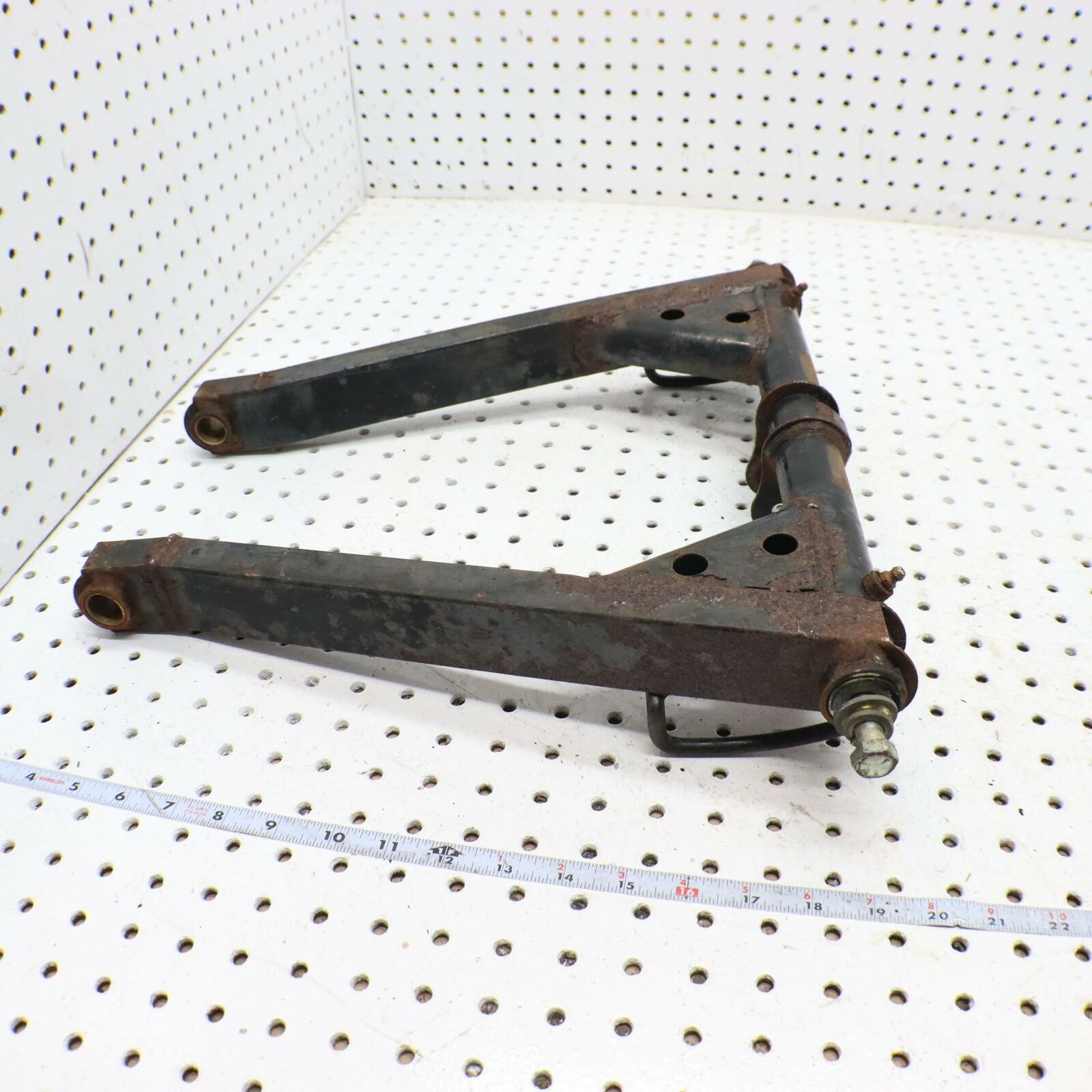 2007 POLARIS IQ 600 REAR SUSPENSION FRONT TORQUE ARM 1541948-067 1542579-067
