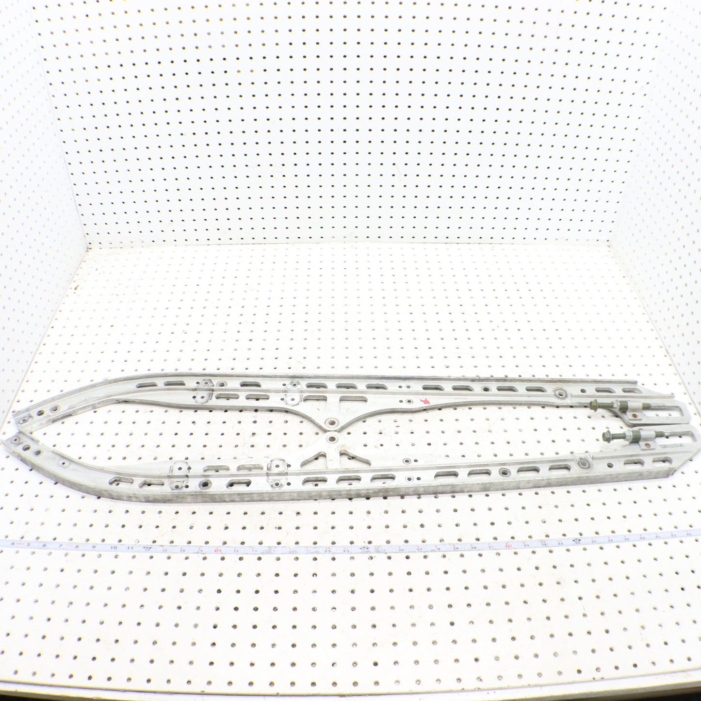 2016 Polaris Rush 800 Slide Rails L & R 1543566-309 ; 1543567-309 GOOD!