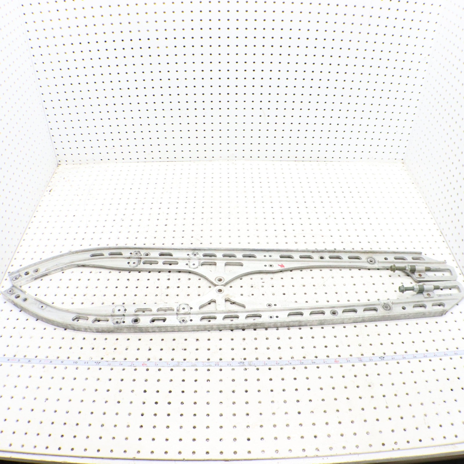 2016 Polaris Rush 800 Slide Rails L & R 1543566-309 ; 1543567-309 GOOD!