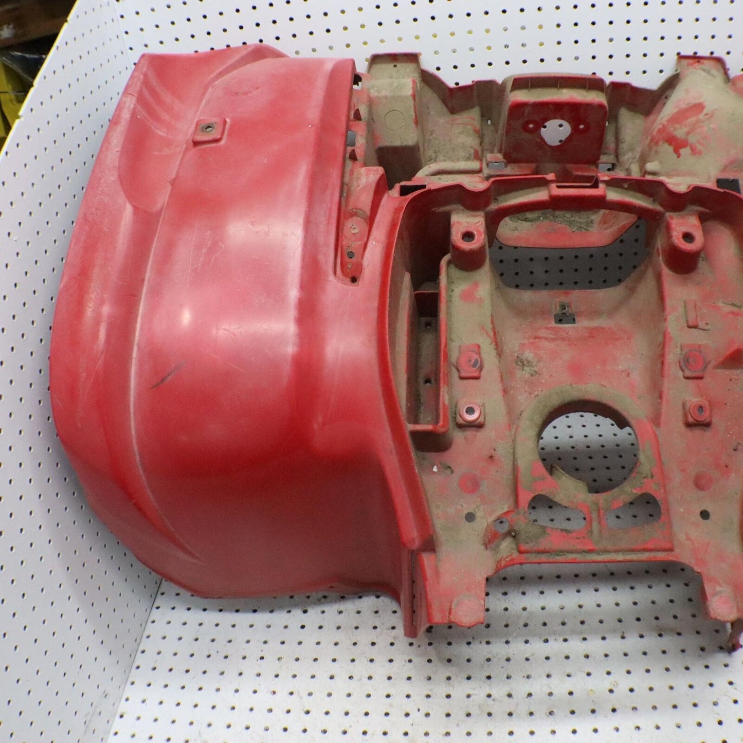2013 YAMAHA GRIZZLY 700 REAR FENDER CAB 1HP-F1600 RED