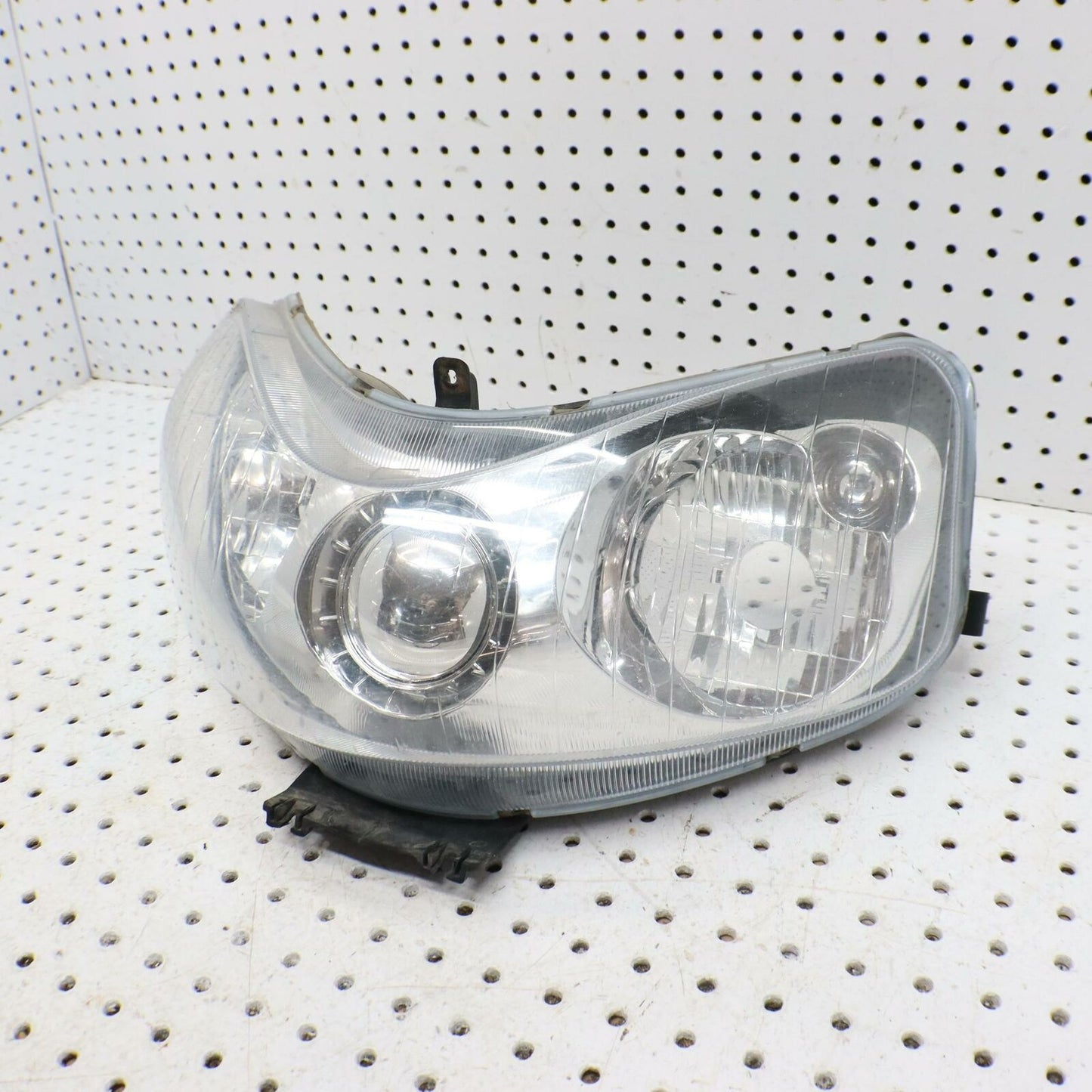 2006 POLARIS RMK 700 FRONT HEAD LIGHT LAMP HEADLIGHT 2410397