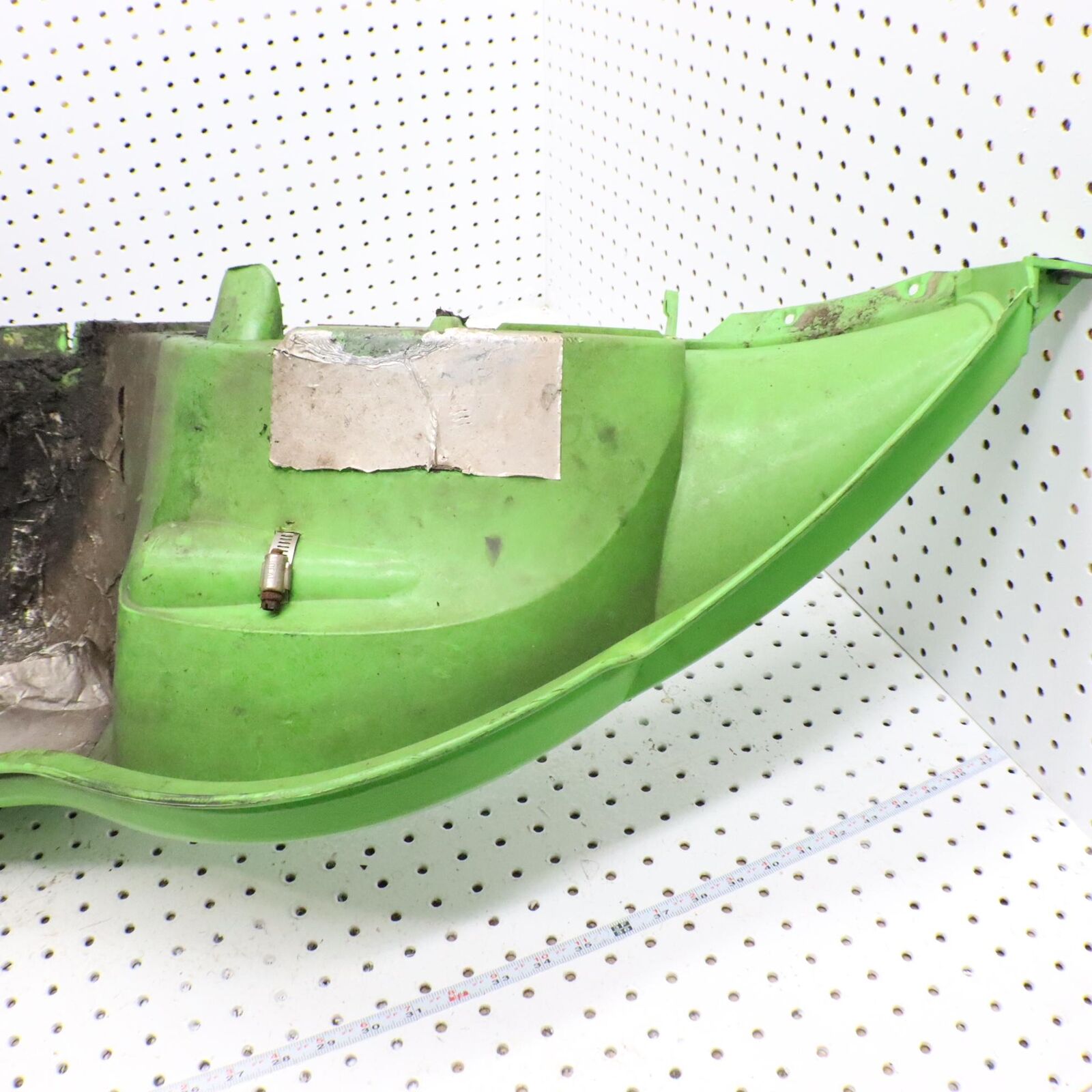 2002 ARCTIC CAT ZR 500 BELLYPAN RIGHT BELLY PAN 1706-294
