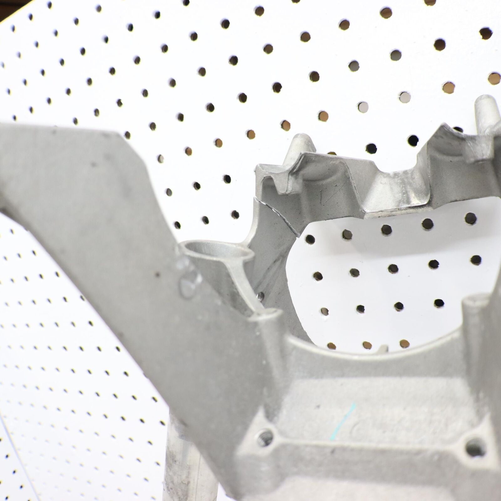 2014 POLARIS PRO RMK 800 OVER STRUCTURE FRAME TUBULAR ASSEMBLY 1018403 cracked