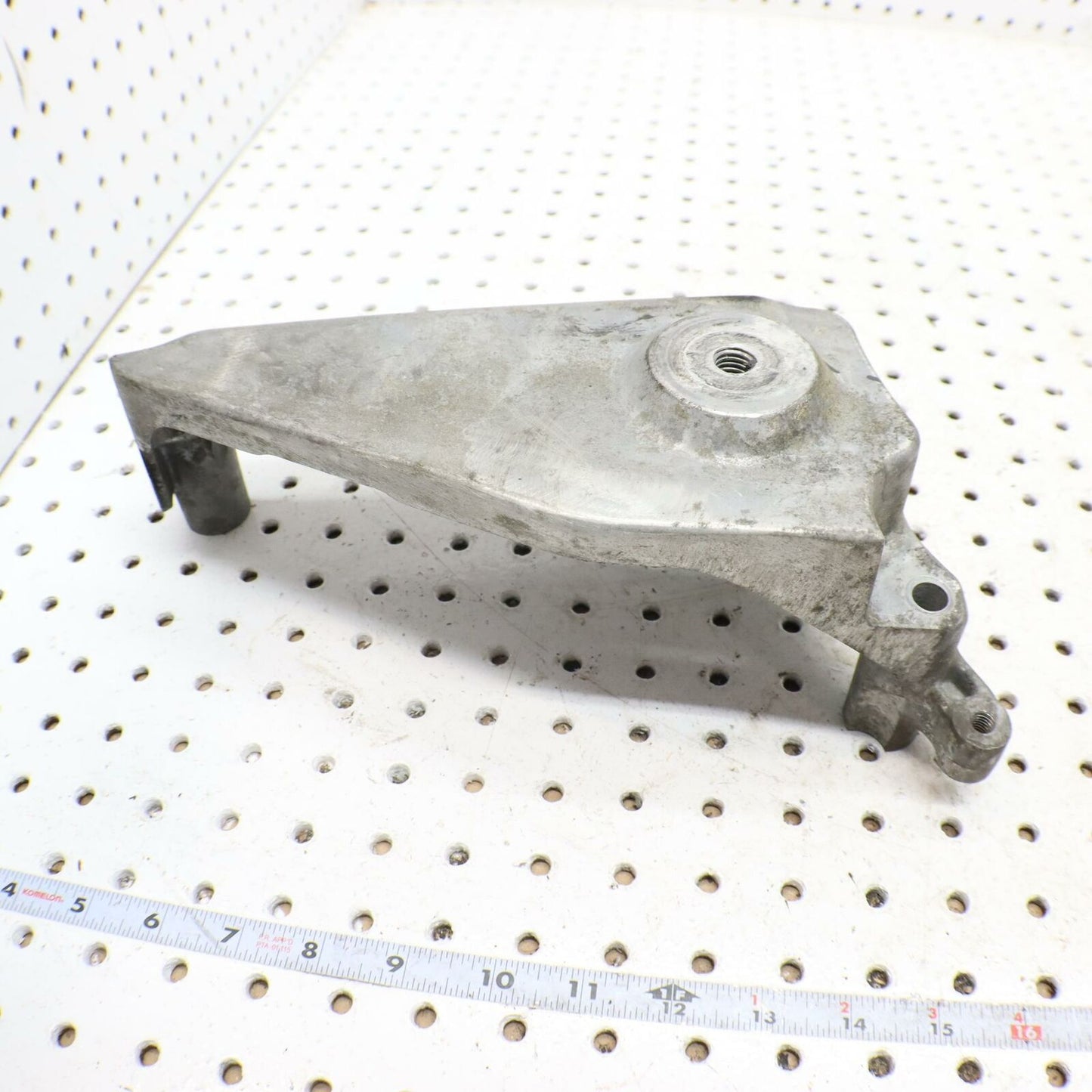 2006 POLARIS SWITCHBACK ENGINE MOTOR MOUNT BRACKET ALTERNATOR  0452974 0454131