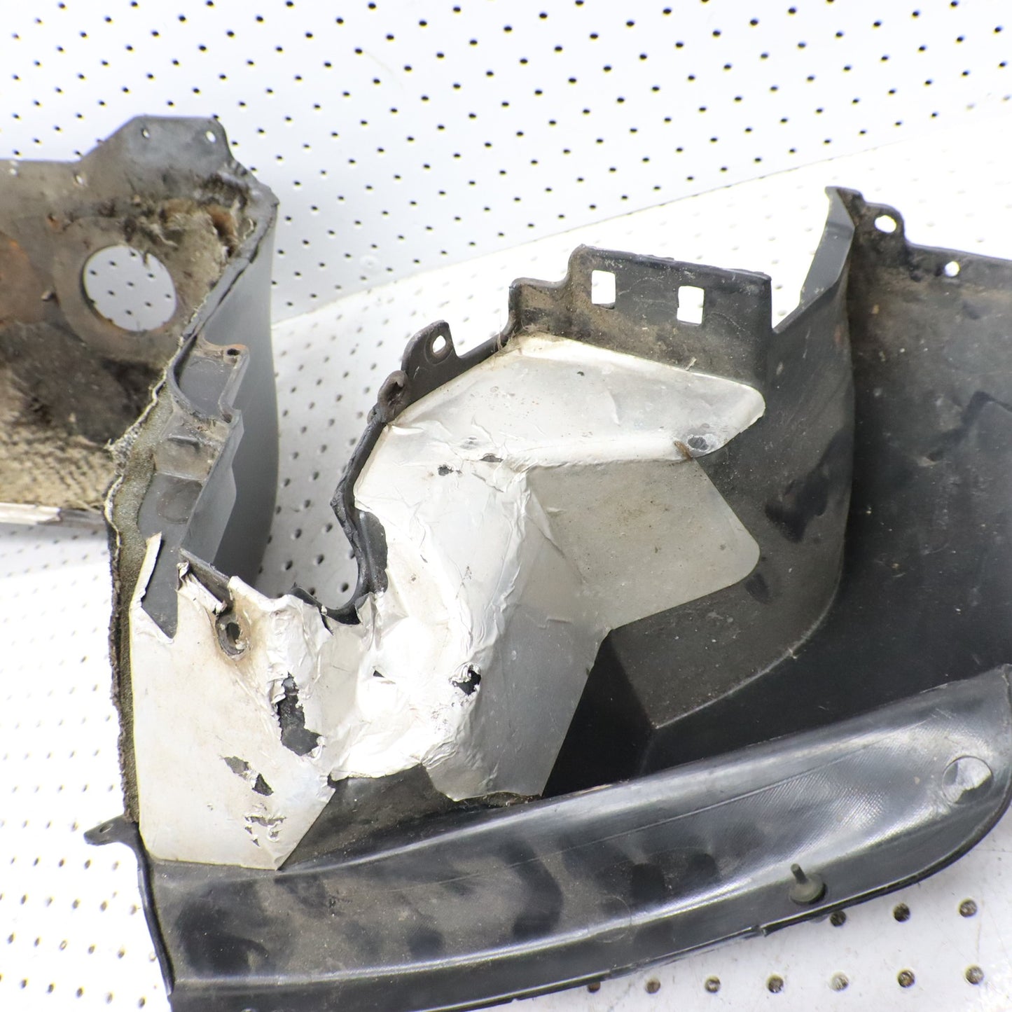 2007 Polaris Iq 600 Fender Bellypan Right 2633254-070