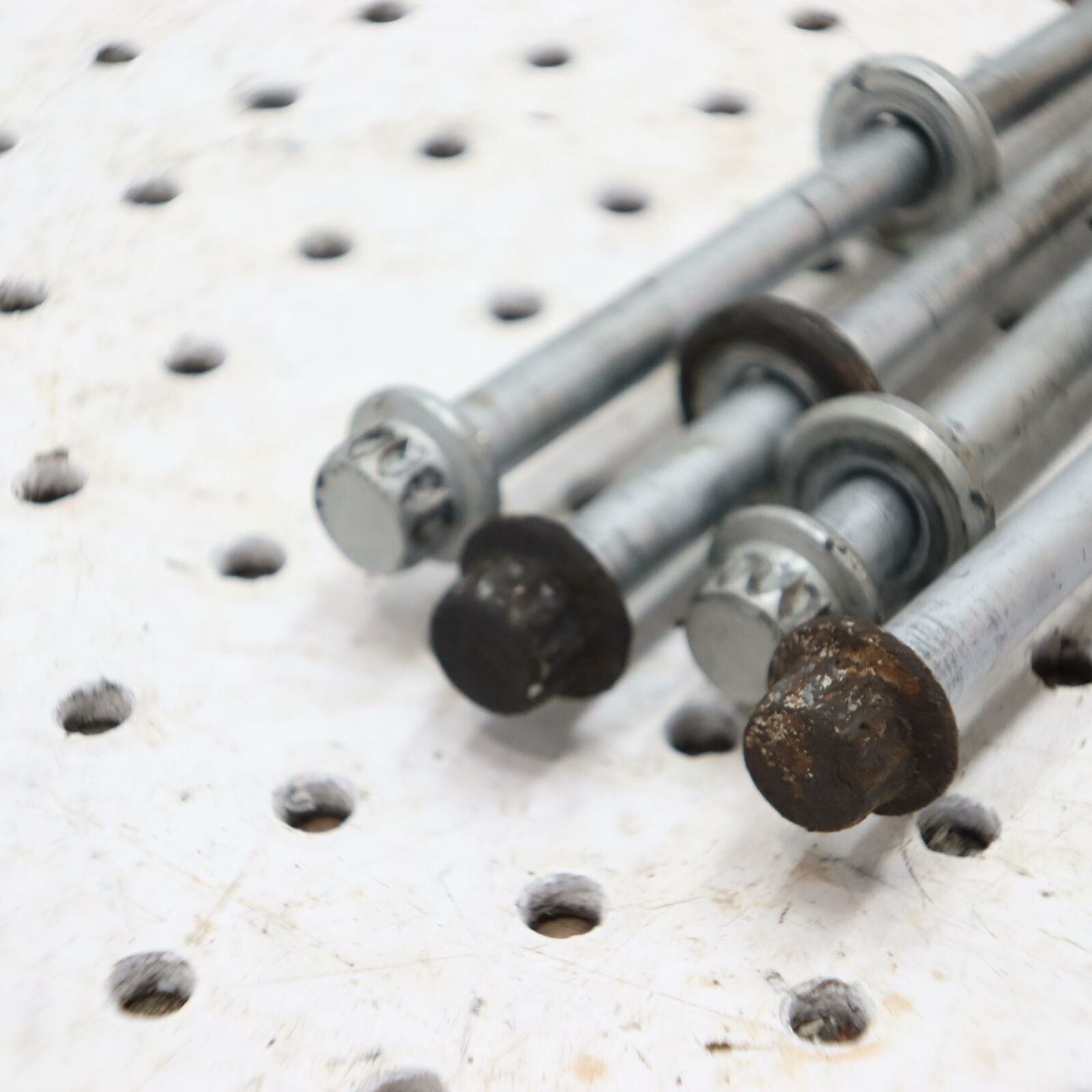 2000 POLARIS MAGNUM 325 CYLINDER HEAD BOLTS 3086418