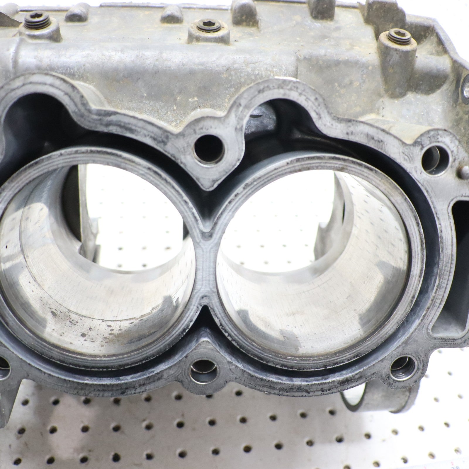 2009 Polaris Sportsman Xp 850 Crankcase Engine Case 2204054; 2204957; 5632167