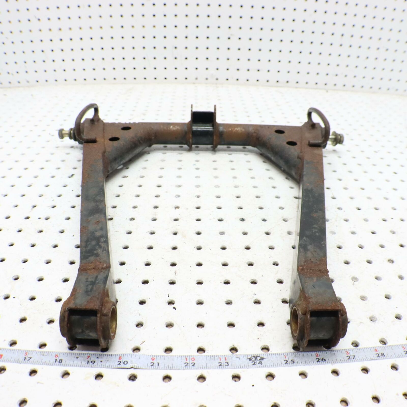 2007 POLARIS IQ 600 REAR SUSPENSION FRONT TORQUE ARM 1541948-067 1542579-067