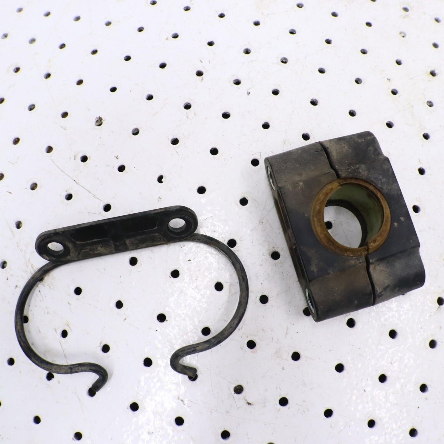 2013 YAMAHA GRIZZLY 700 STEERING POST BUSHING BRACKET 1CT-F1957-00-00