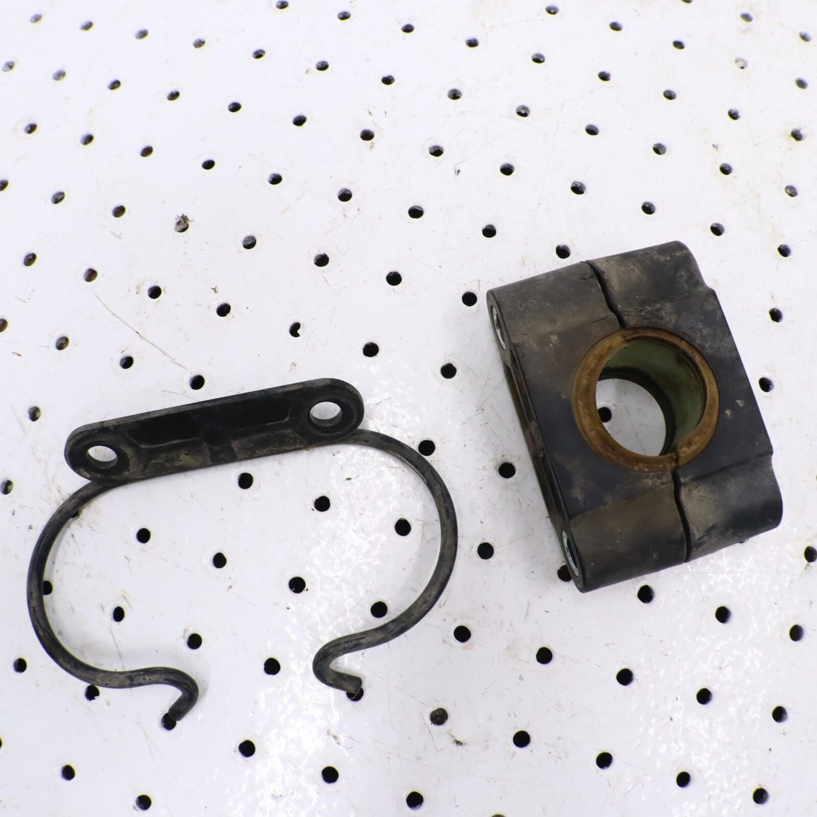 2013 YAMAHA GRIZZLY 700 STEERING POST BUSHING BRACKET 1CT-F1957-00-00