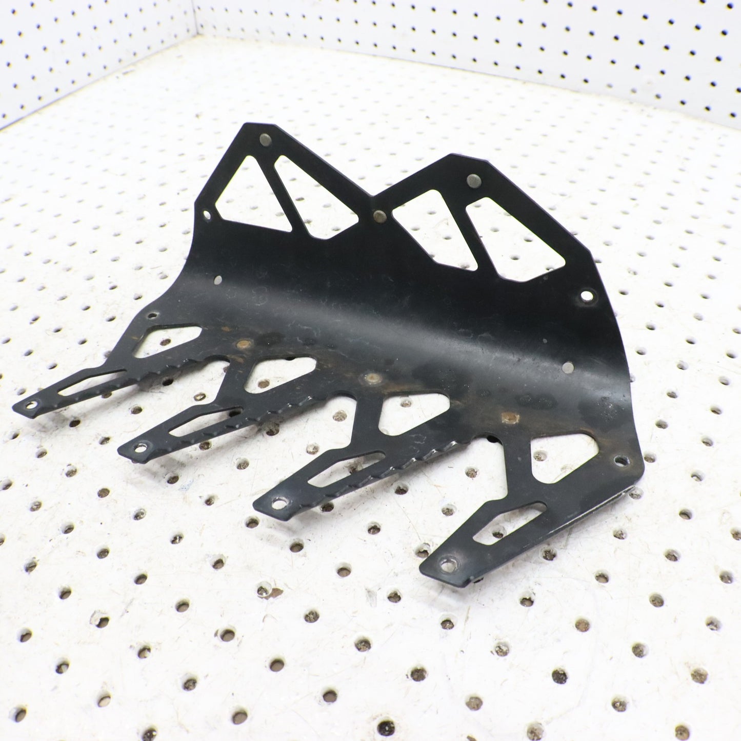 2016 Polaris Rush 800 Tunnel RUNNING BOARD SUPPORT GRIPPER RH 