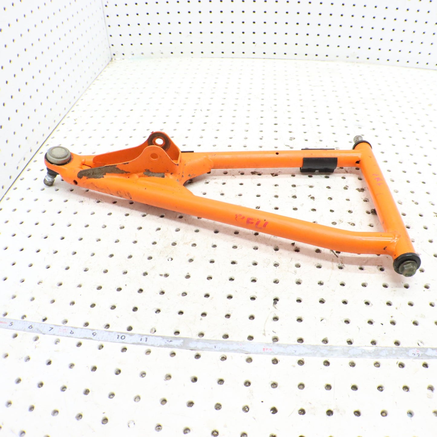 2013 Polaris Ranger Xp 900 Front Upper Right Control Arm 1018168-589 1020888-589