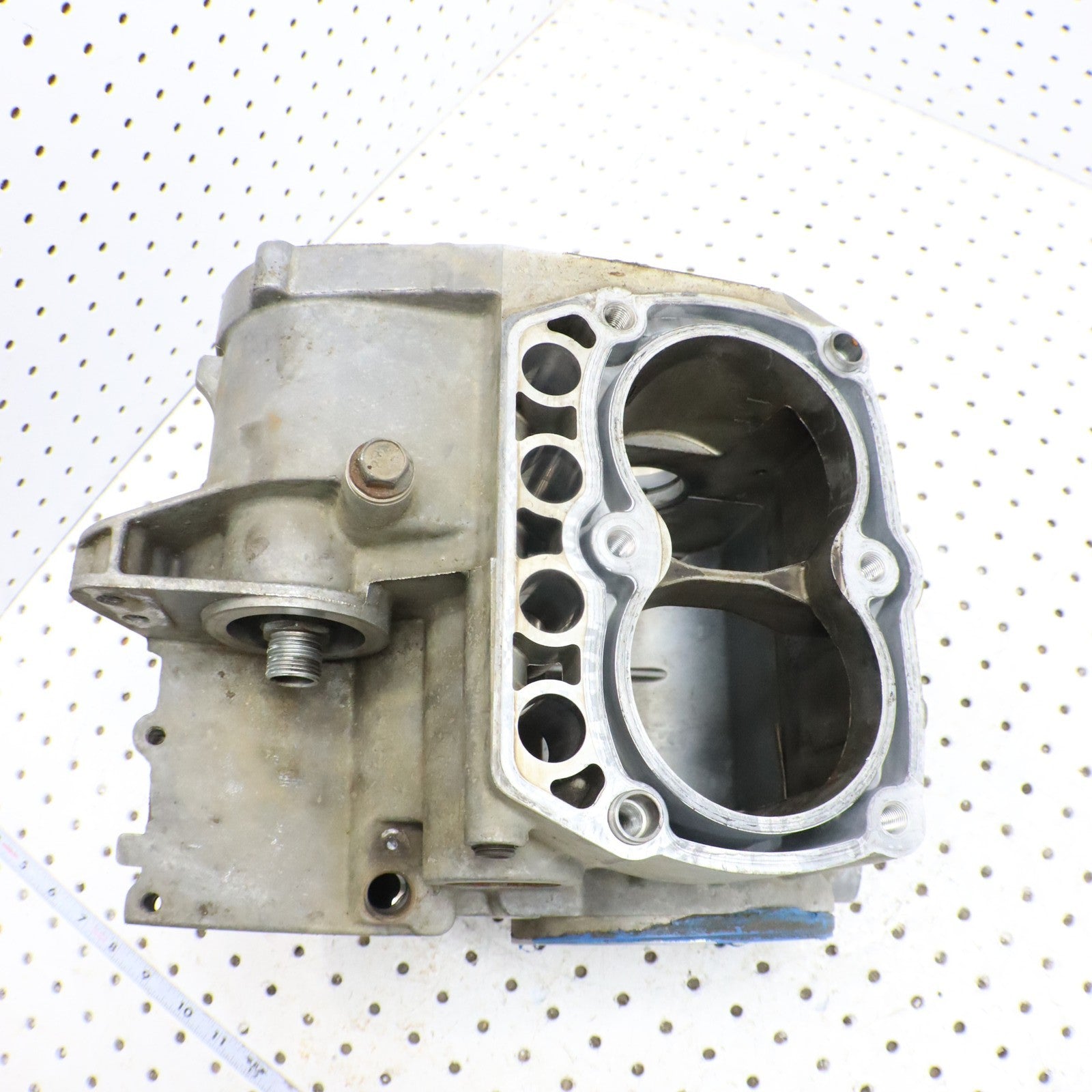 2009 Polaris Sportsman 800 Crankcase Engine Case 2203300 CRACKED !