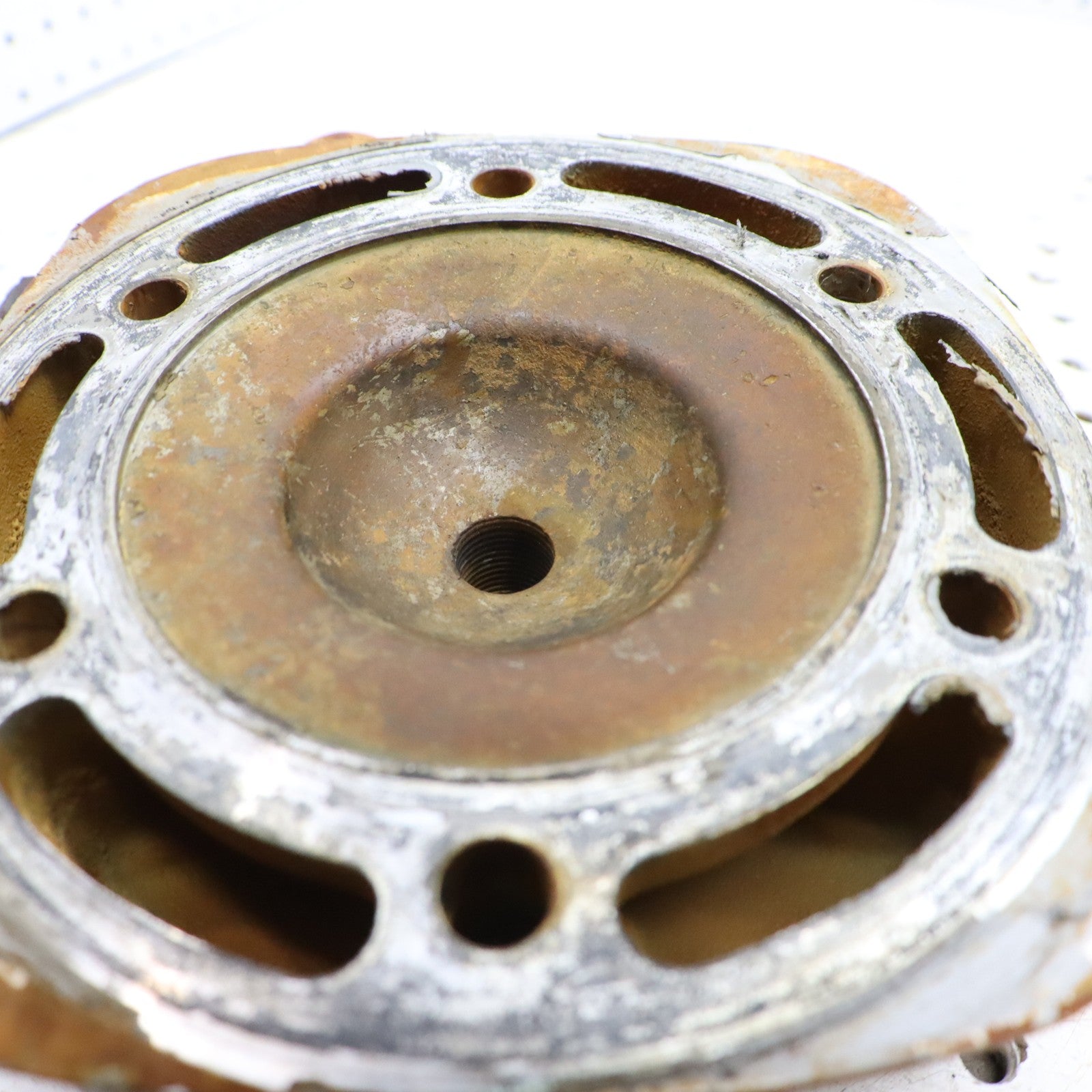 1998 Polaris Xplorer 400l Cylinder Head  3084730; 3086755