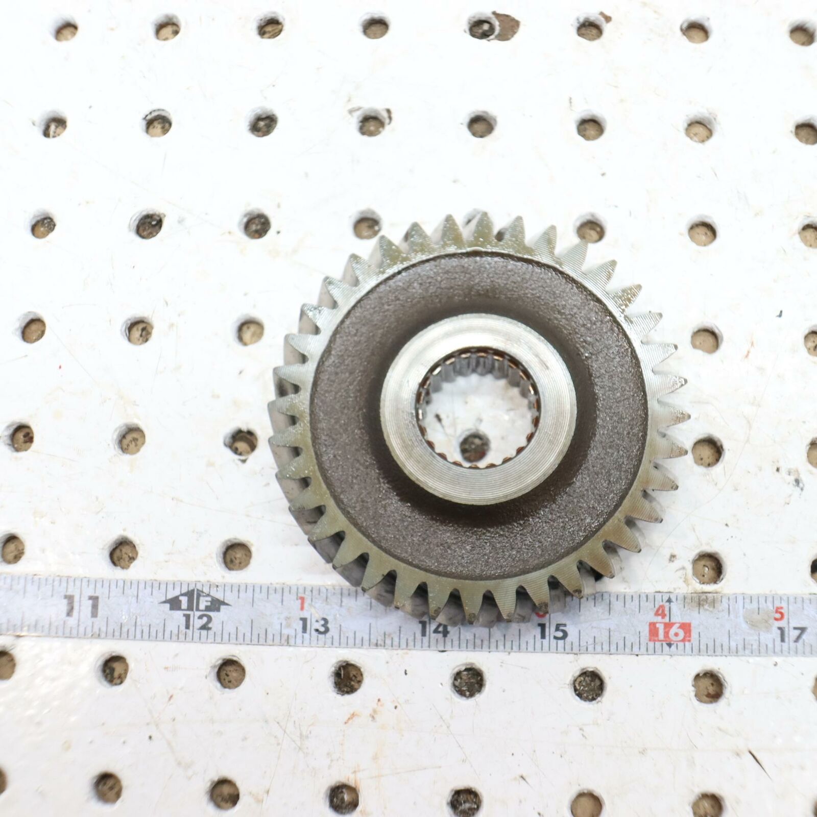 2000 POLARIS MAGNUM 325 TRANSMISSION GEAR HELICAL 36T 3233708