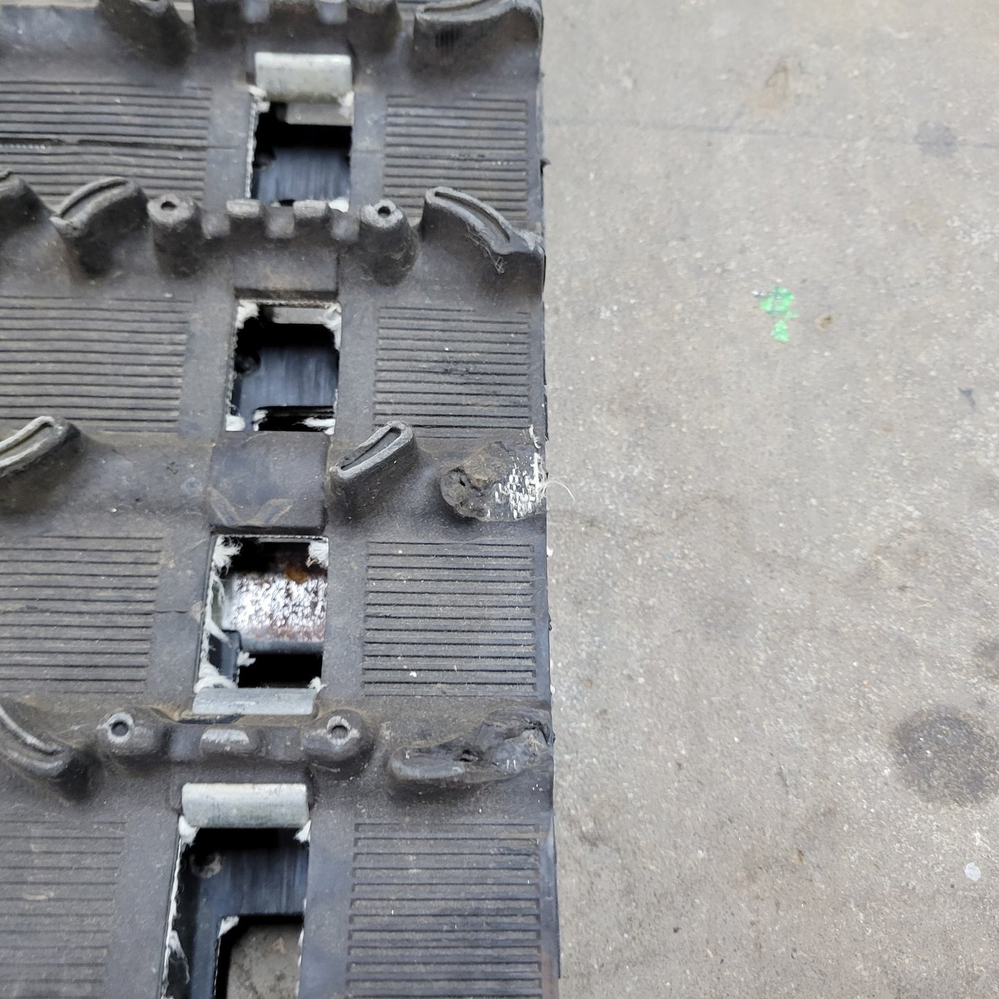 2009 Arctic Cat Crossfire R 8 128 x 14 x 1 Hacksaw Track 2602-047