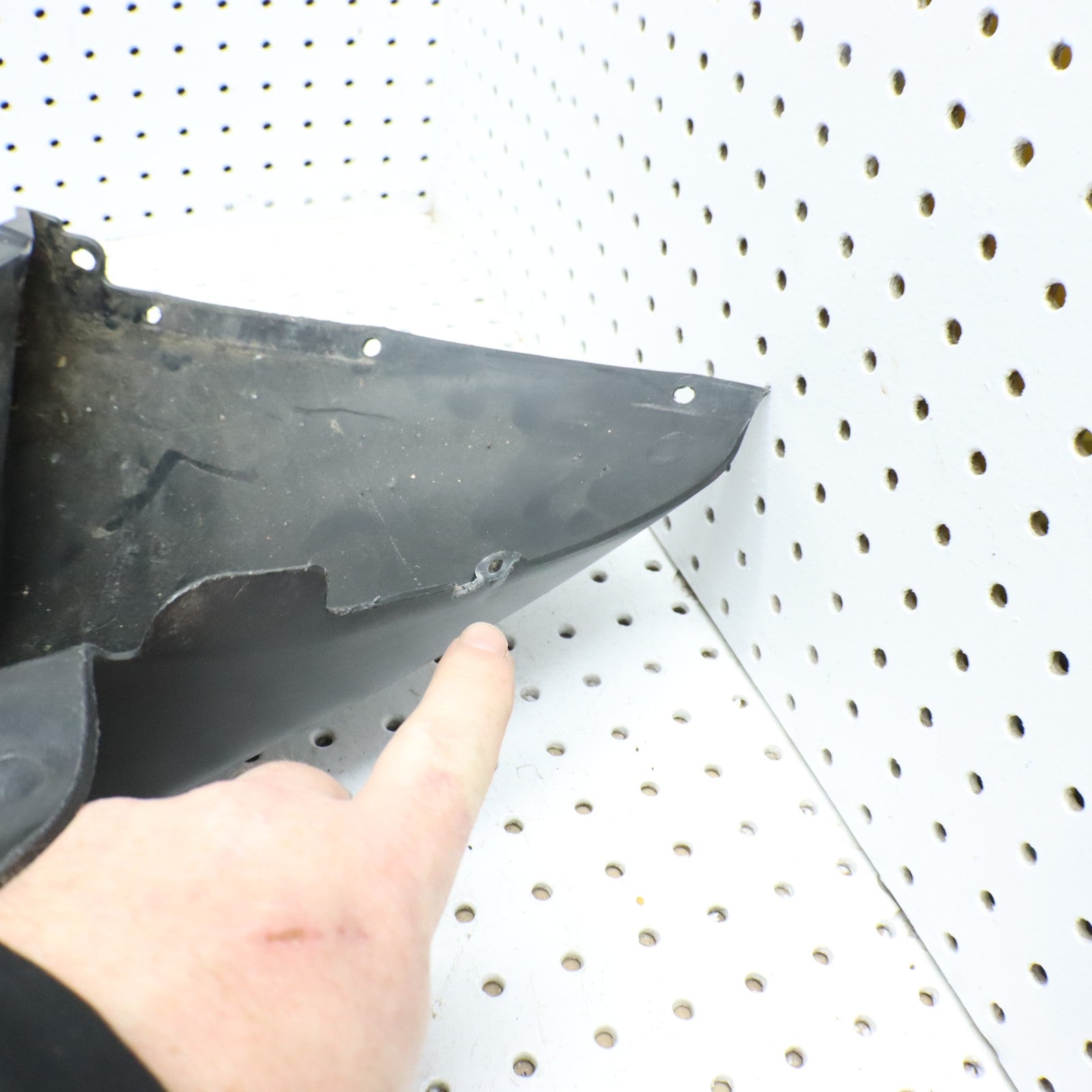 2007 Polaris Iq 600 Fender Bellypan Right 2633254-070