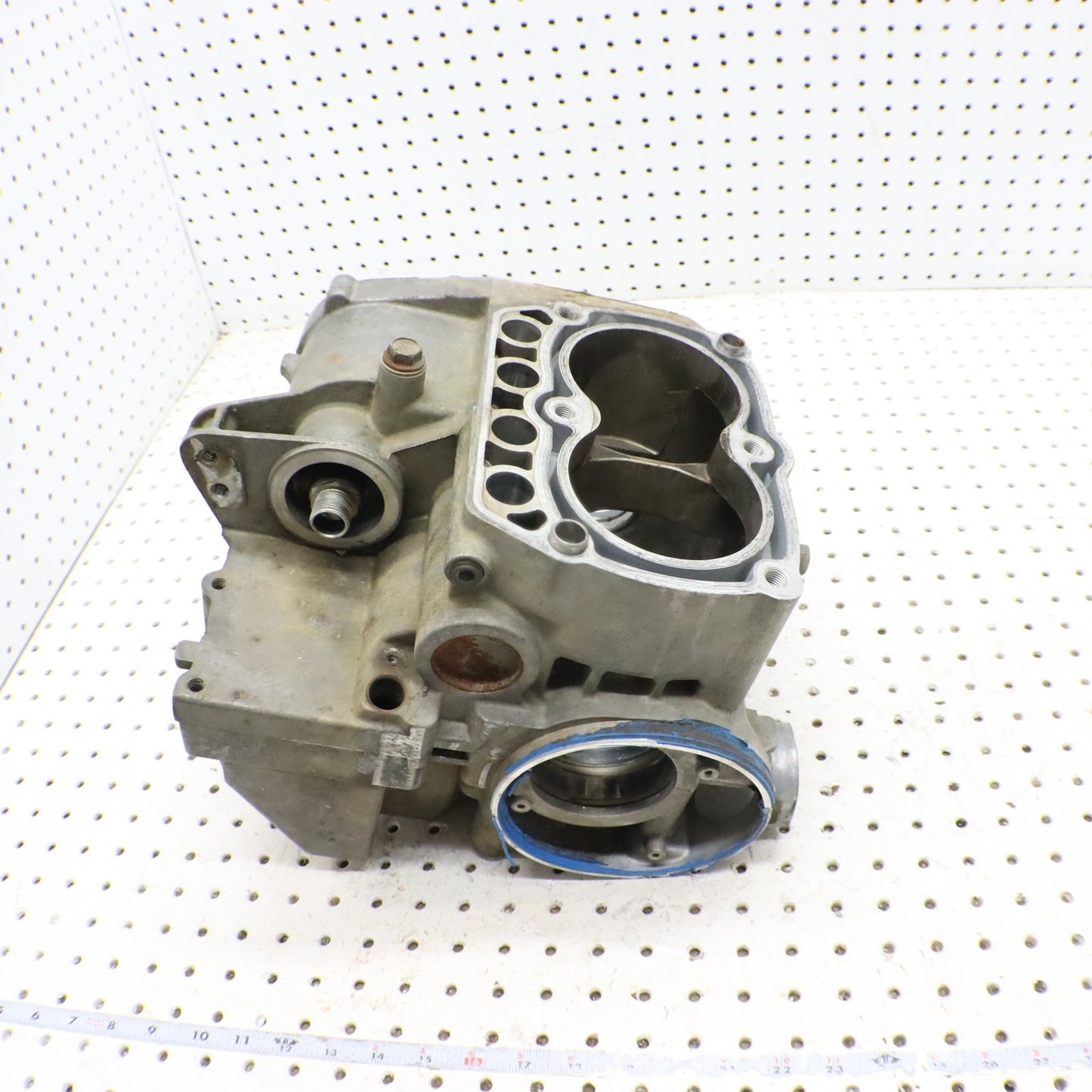 2009 Polaris Sportsman 800 Crankcase Engine Case 2203300 CRACKED !