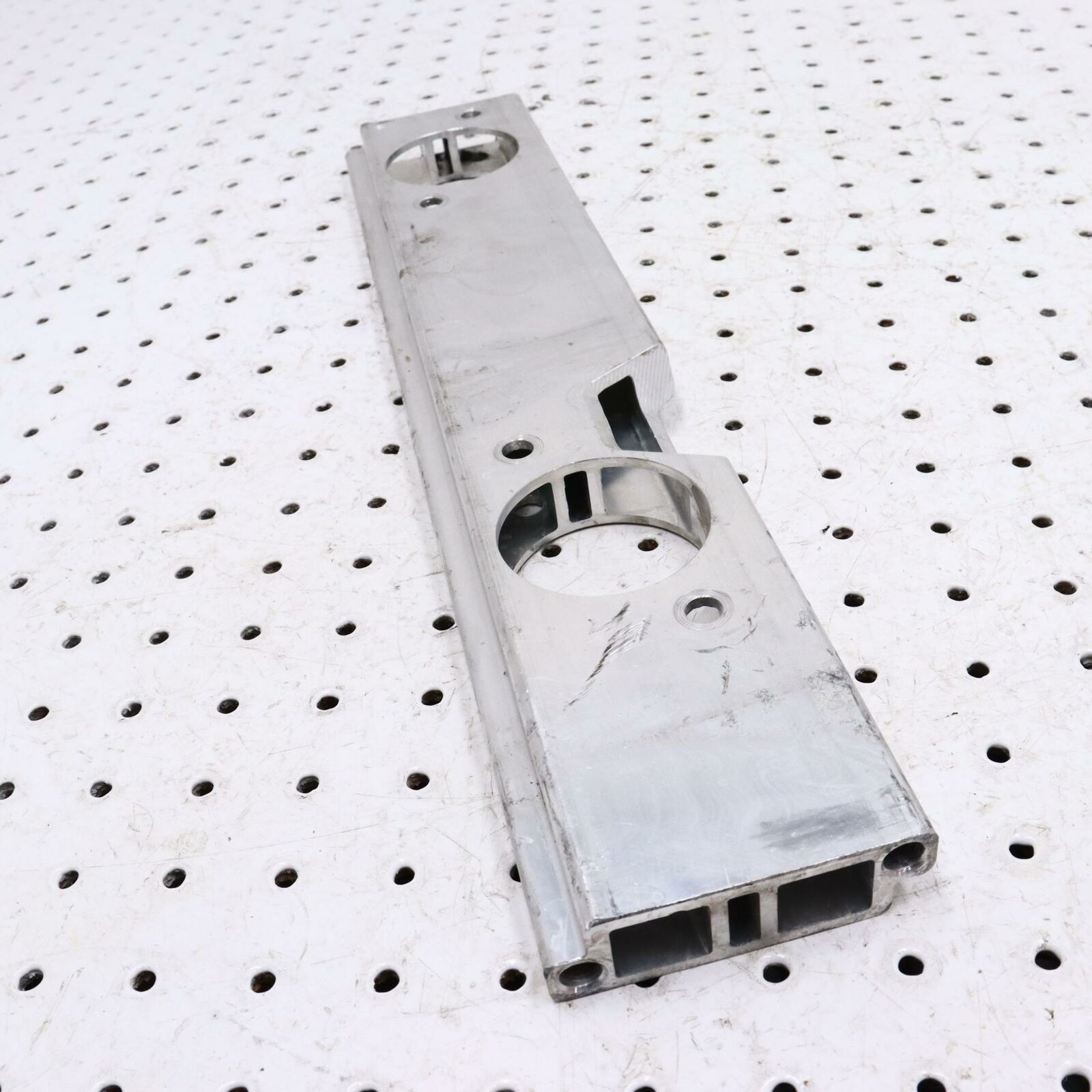2006 POLARIS CLASSIC 700 ENGINE MOTOR MOUNT BRACKET 5134931