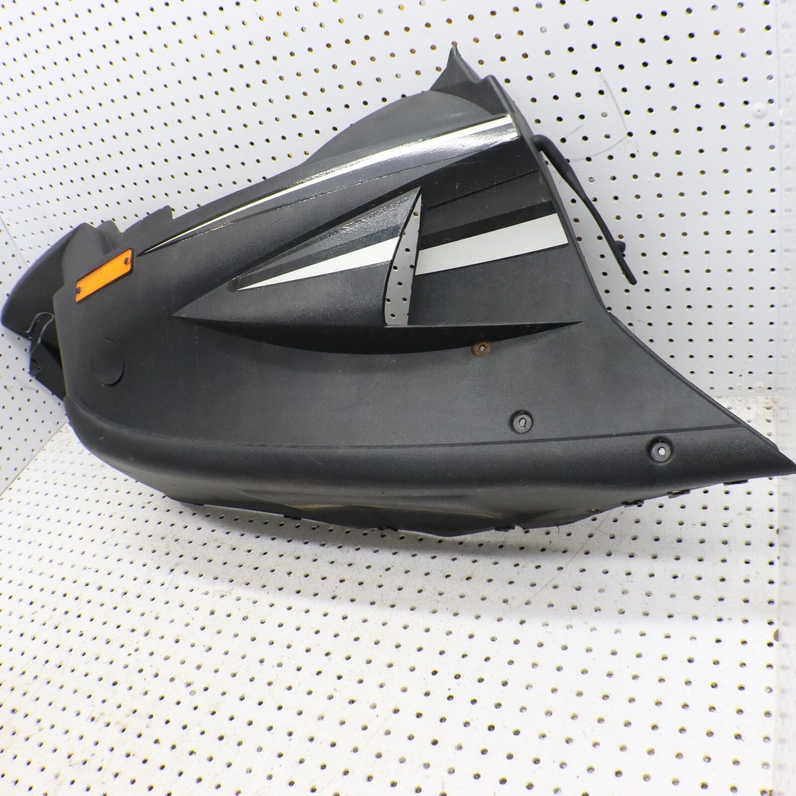 2005 ARCTIC CAT SABERCAT 600 LEFT SIDE LOWER BELLY PAN  2606-647 (SMALL CRACK)