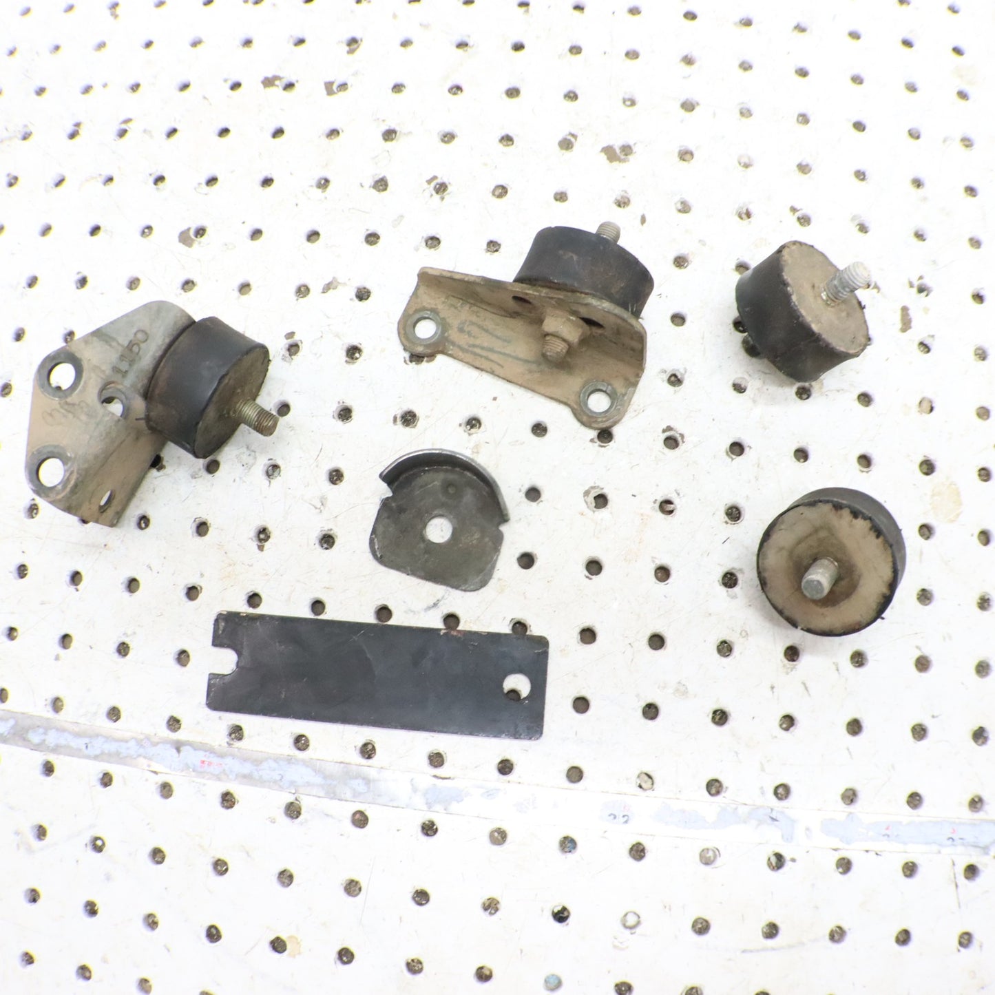 2004 Polaris Sportsman 500 Engine Motor Mounts 5241150; 5241453; 3110046 3110044