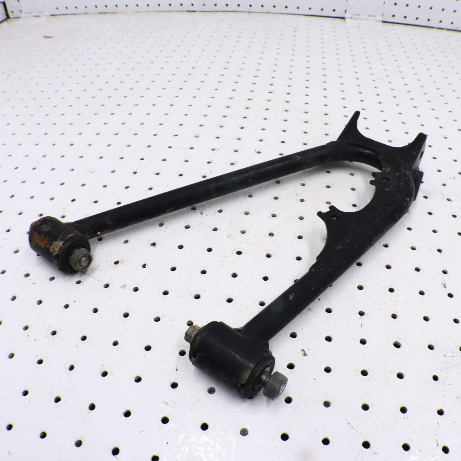 2013 YAMAHA GRIZZLY 700 REAR BACK UPPER RIGHT CONTROL A ARM 1HP-F2172-00-00 
