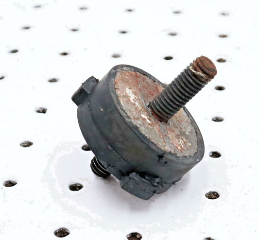 2007 POLARIS IQ 600 ENGINE MOTOR MOUNT ISOLATOR RUBBER 3021717 3023428