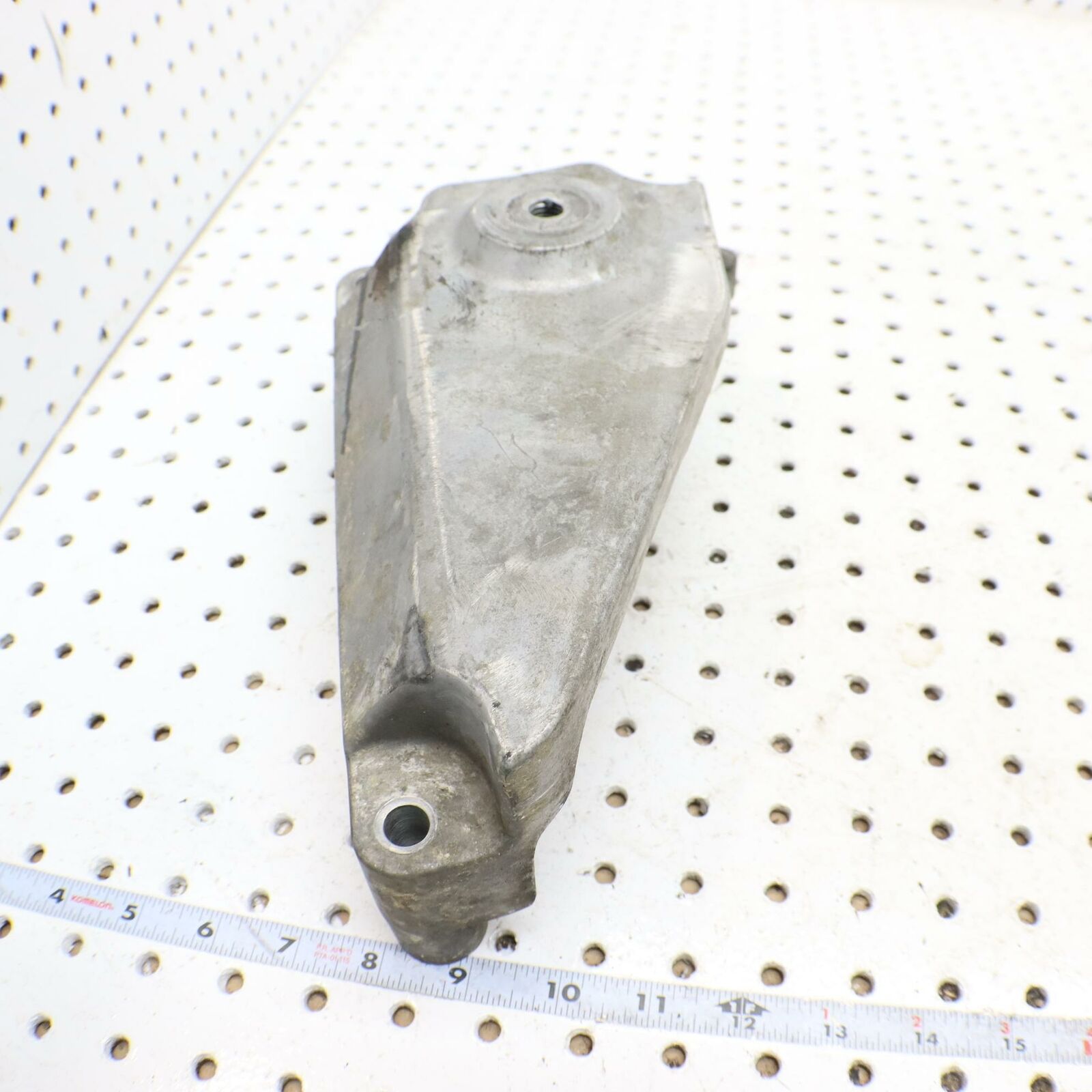 2006 POLARIS SWITCHBACK ENGINE MOTOR MOUNT BRACKET ALTERNATOR  0452974 0454131