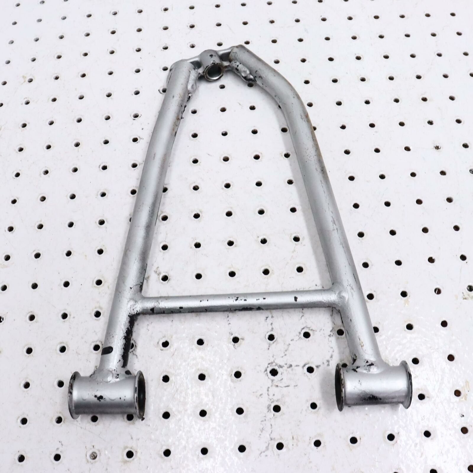 2007 POLARIS IQ 600 FRONT UPPER RIGHT CONTROL A ARM 2203020-067