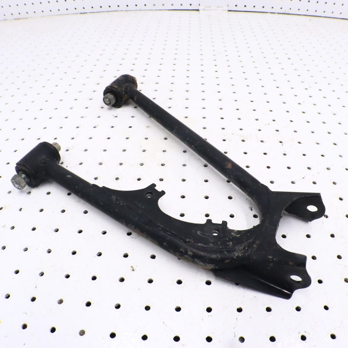 2013 YAMAHA GRIZZLY 700 REAR BACK UPPER RIGHT CONTROL A ARM 1HP-F2172-00-00 