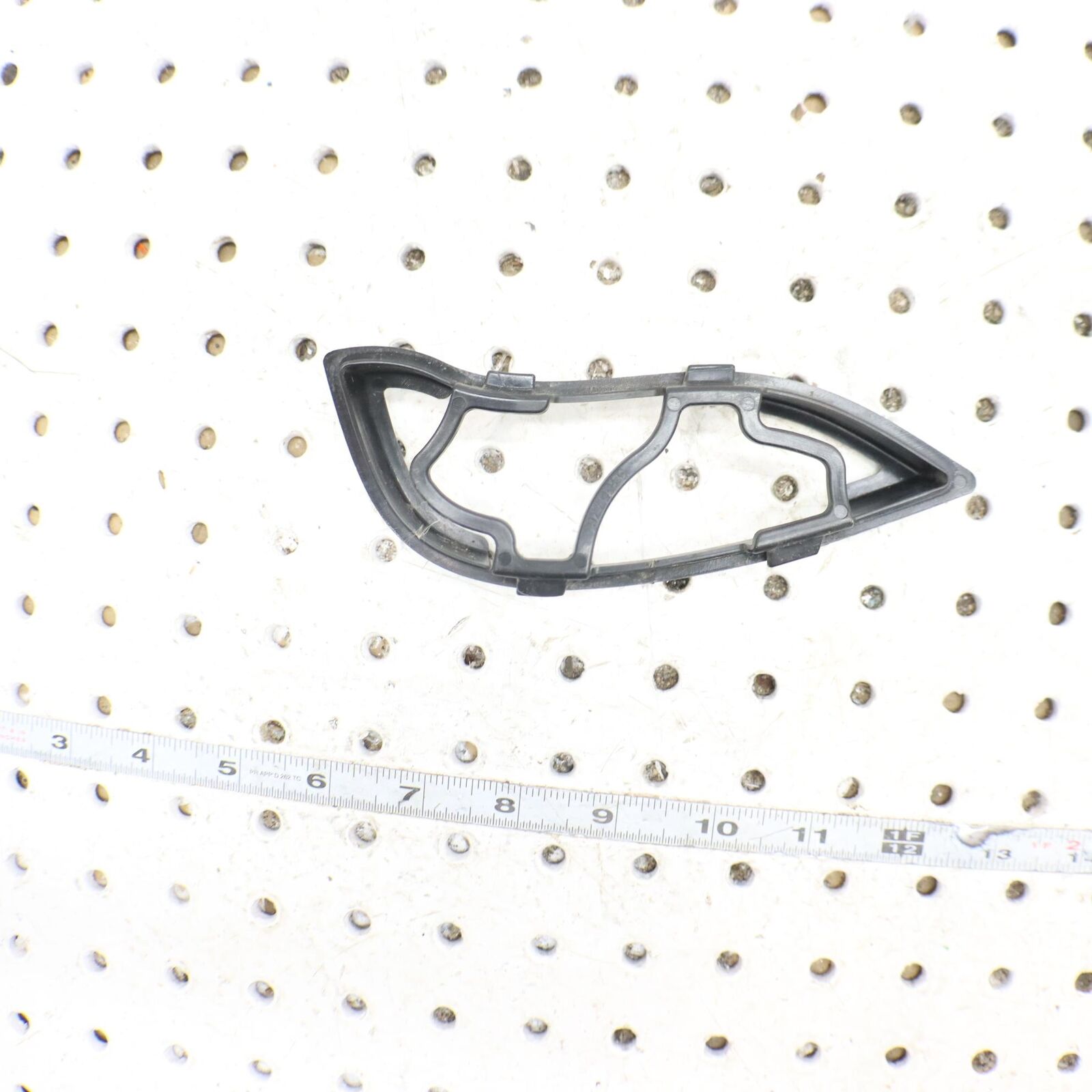 2006 POLARIS RMK 700 AIR INTAKE BEZEL SCREEN 5435776 RIGHT