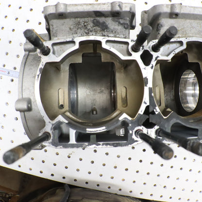 2007 Polaris Iq 600 Crankcase Engine Case Motor Case Crank Case 2203037; 1202738