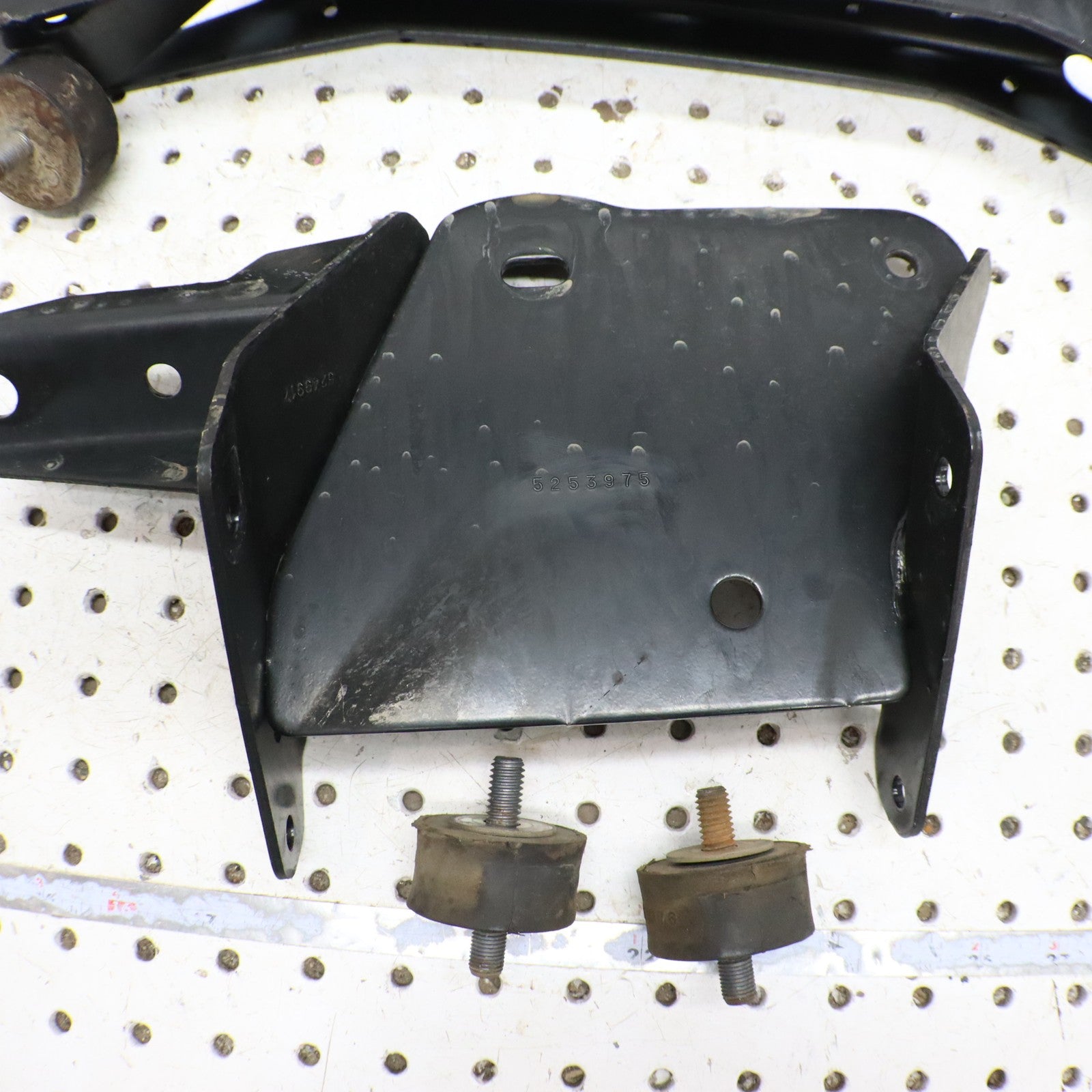 2013 Polaris Ranger 800 Engine Motor Mounts 1017391-329; 1017424-329; 3022076 